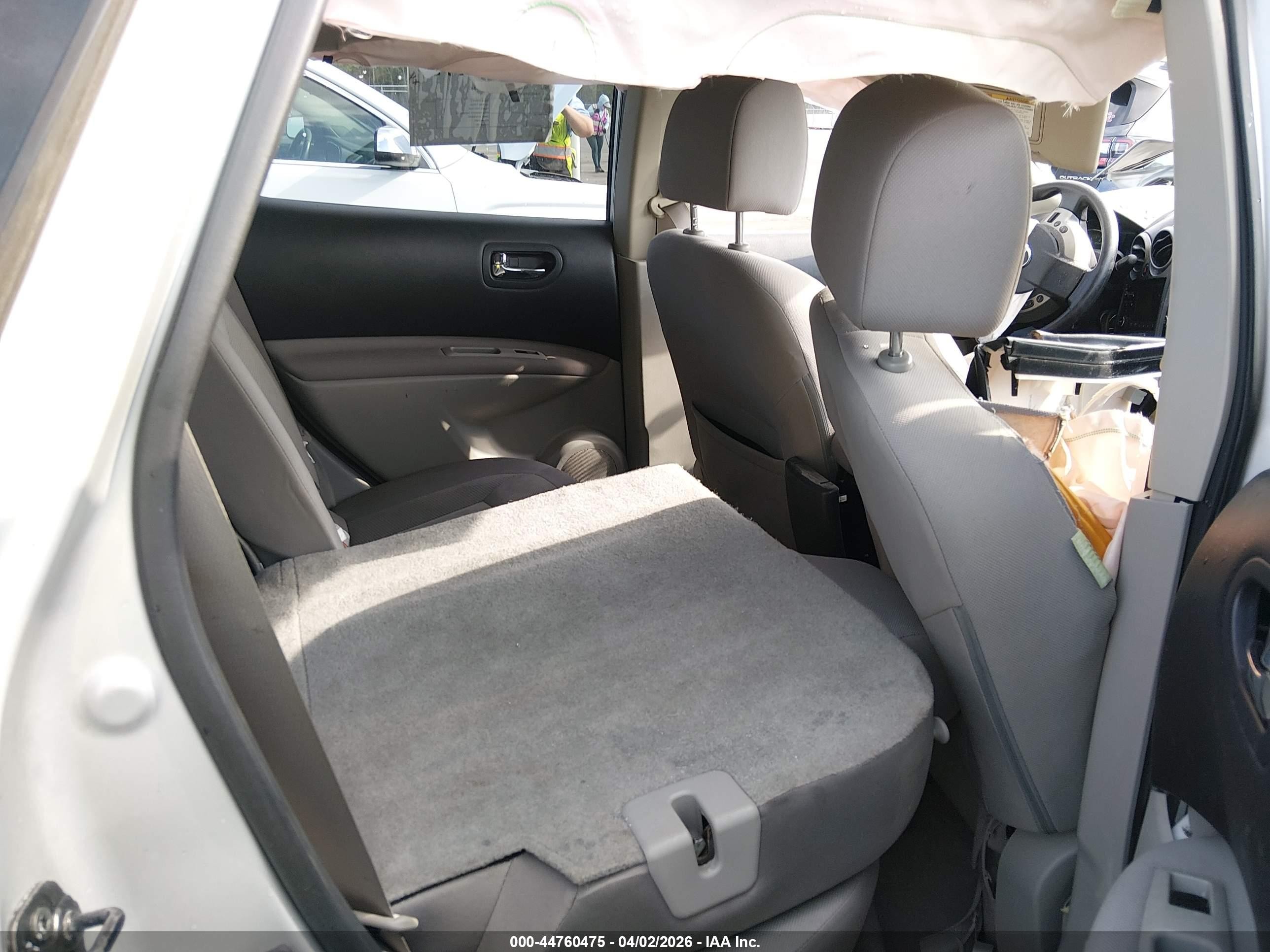 2013 Nissan Rogue S Silver vin: JN8AS5MT8DW530742