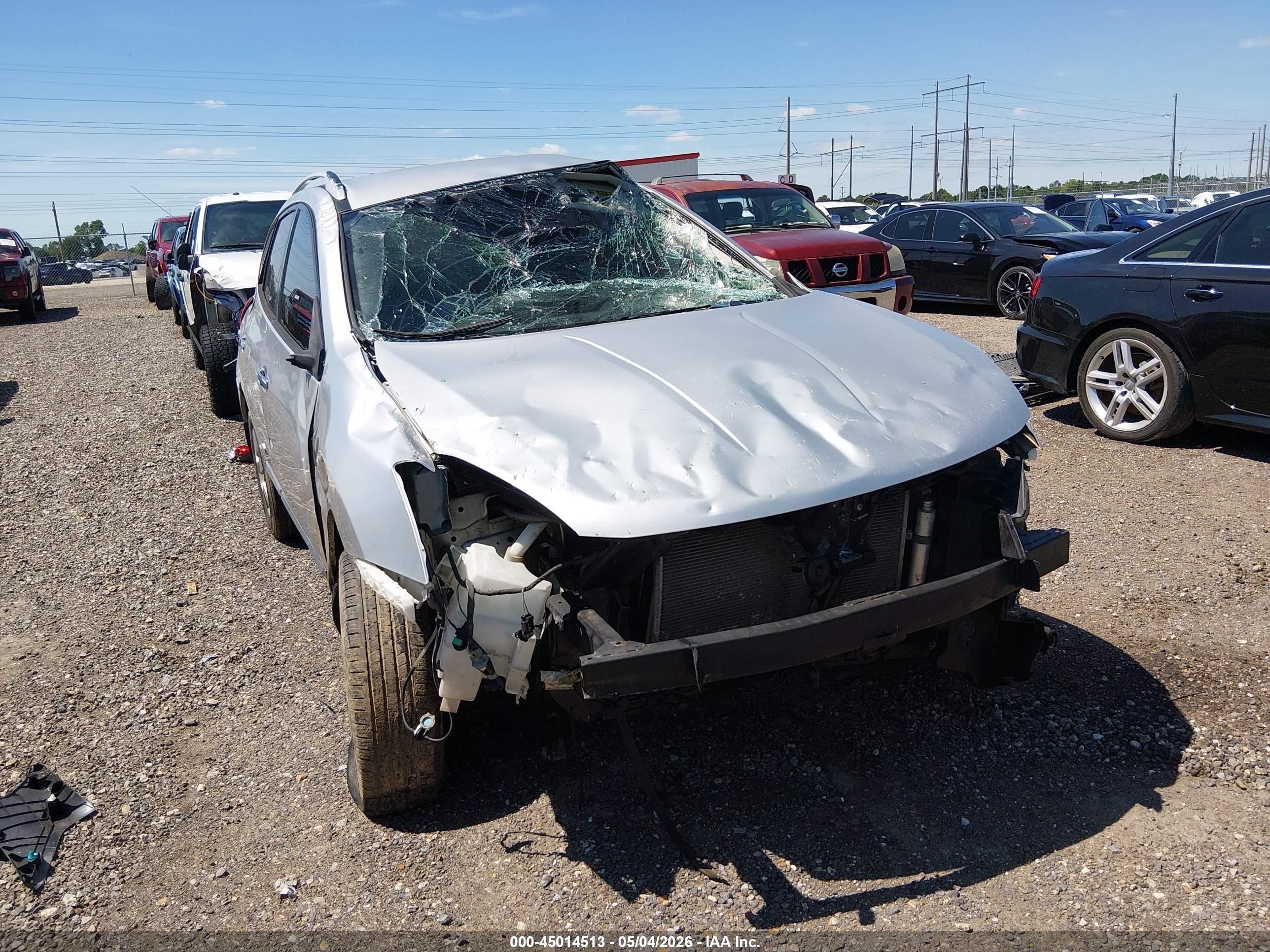 2014 Nissan Rogue Select S Silver vin: JN8AS5MT8EW613055