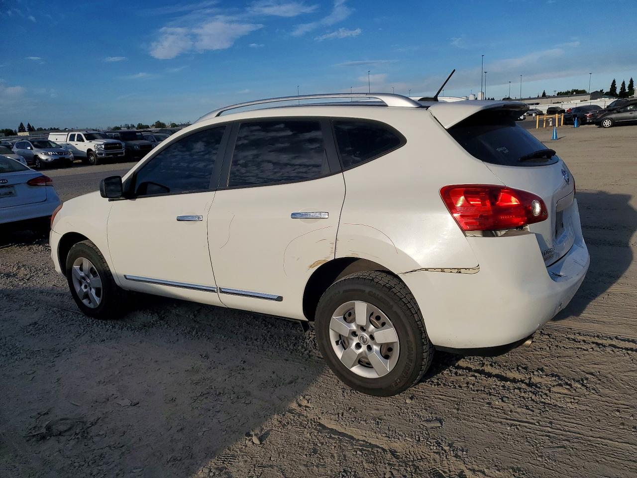 2014 Nissan Rogue Select S White vin: JN8AS5MT8EW625044