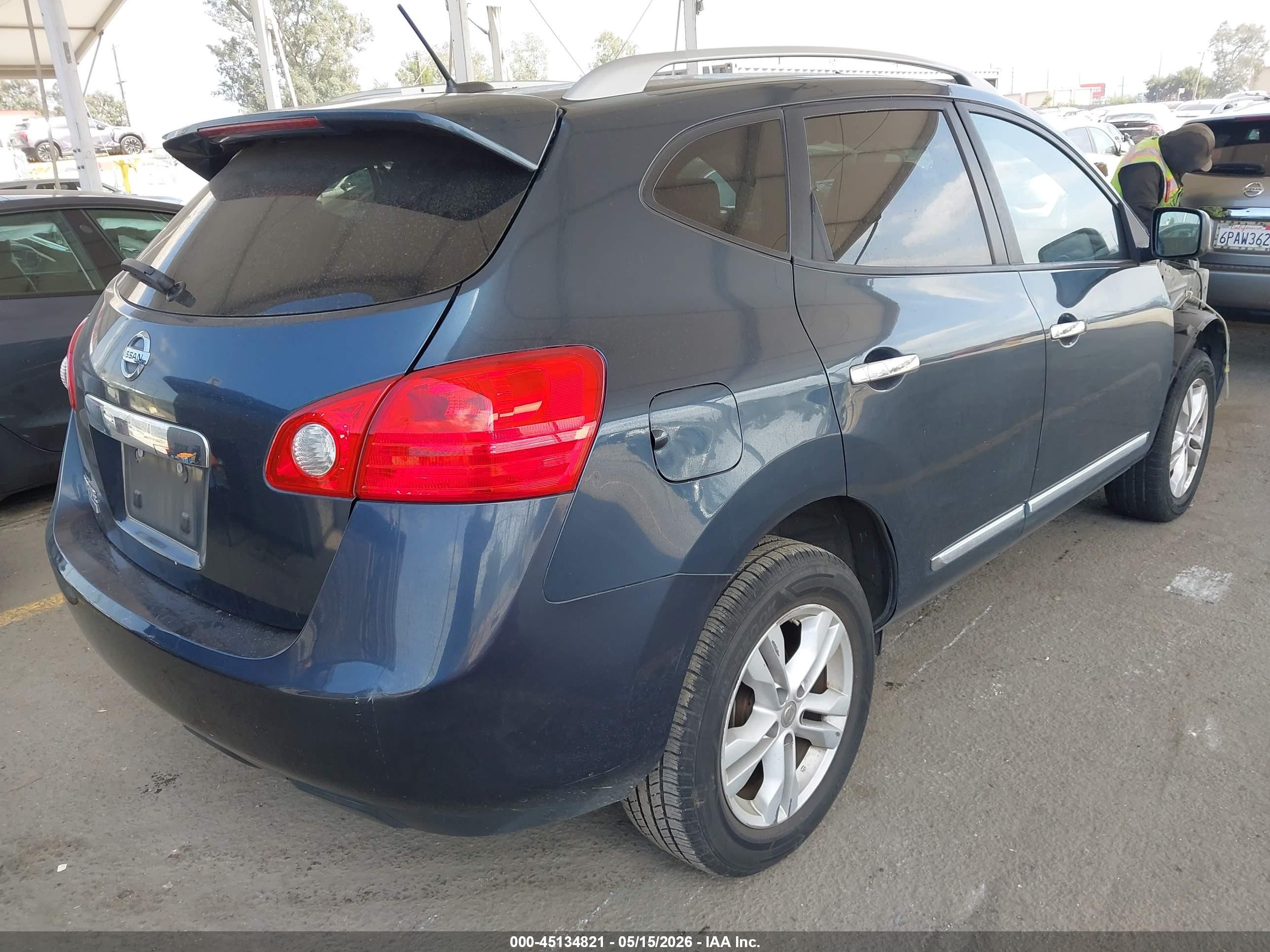 2015 Nissan Rogue Select S Navy vin: JN8AS5MT8FW156409