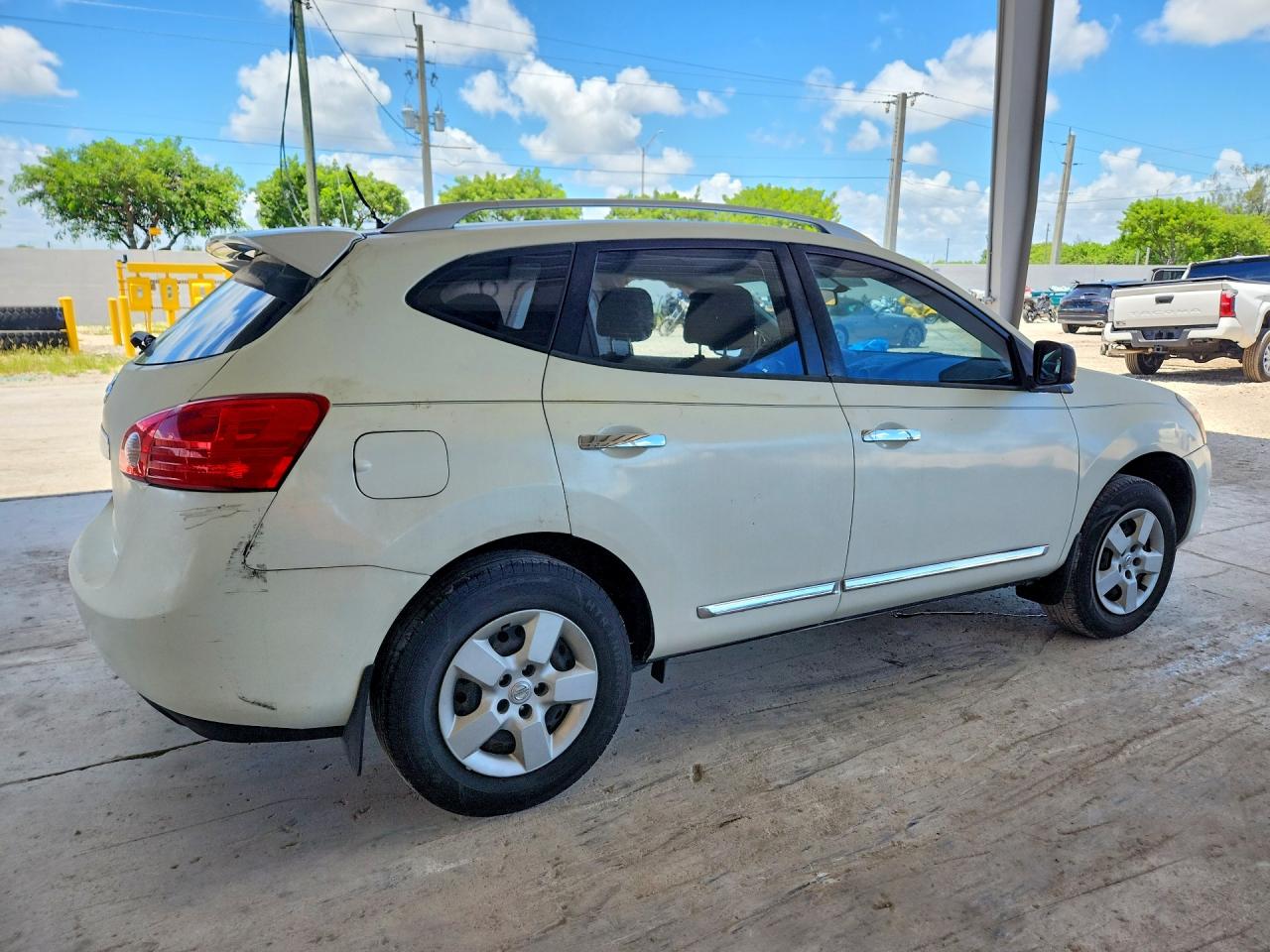 2015 Nissan Rogue Select S White vin: JN8AS5MT8FW163750