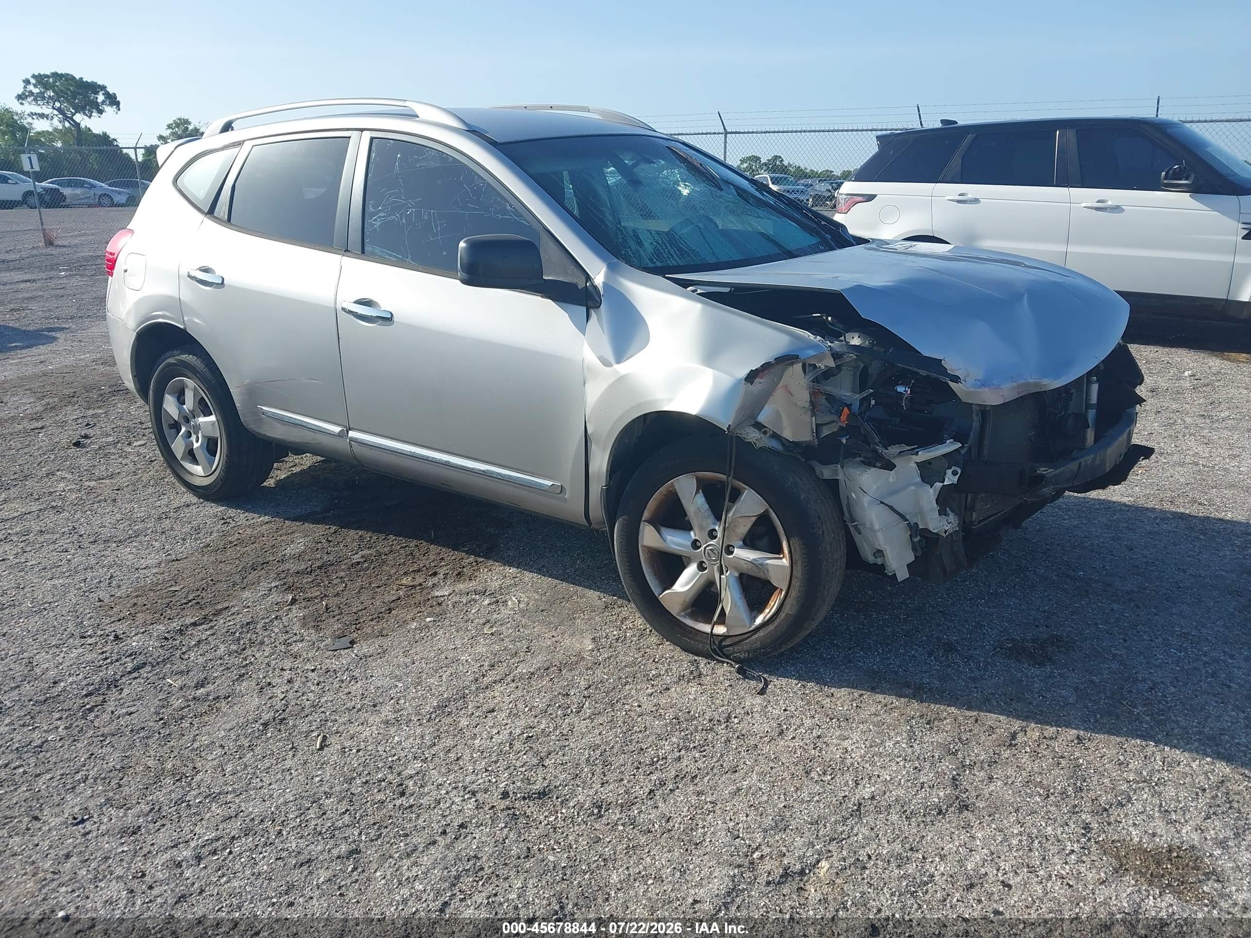 2015 Nissan Rogue Select S Silver vin: JN8AS5MT8FW650902