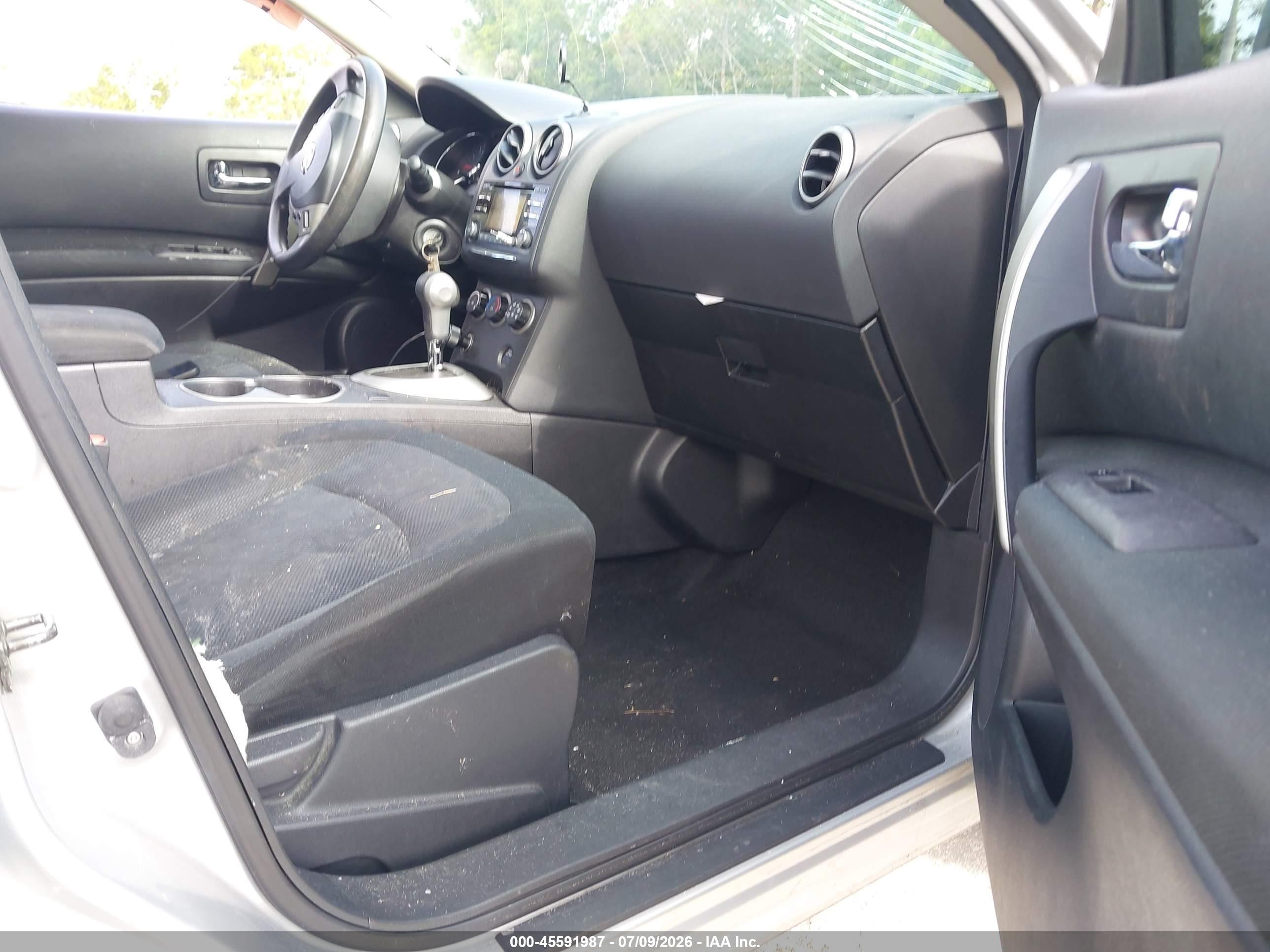2015 Nissan Rogue Select S Silver vin: JN8AS5MT8FW651399