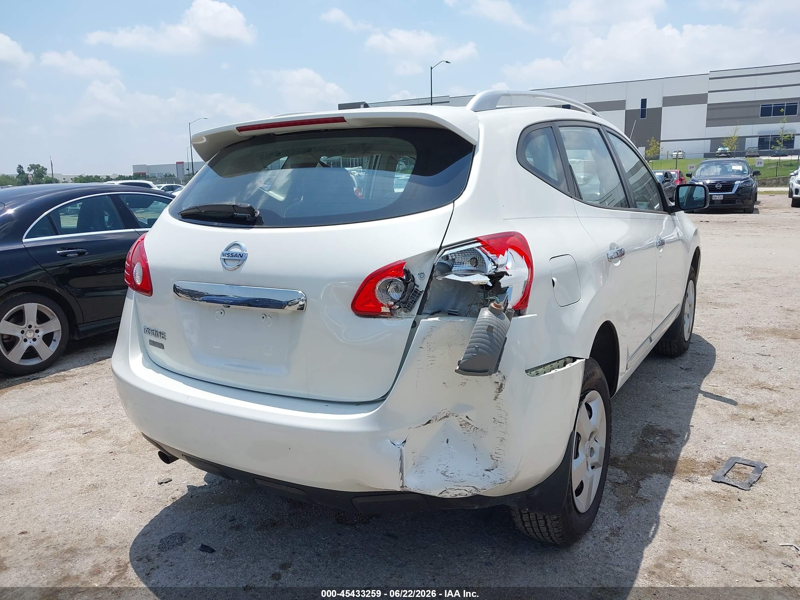 2015 Nissan Rogue Select S White vin: JN8AS5MT8FW651452