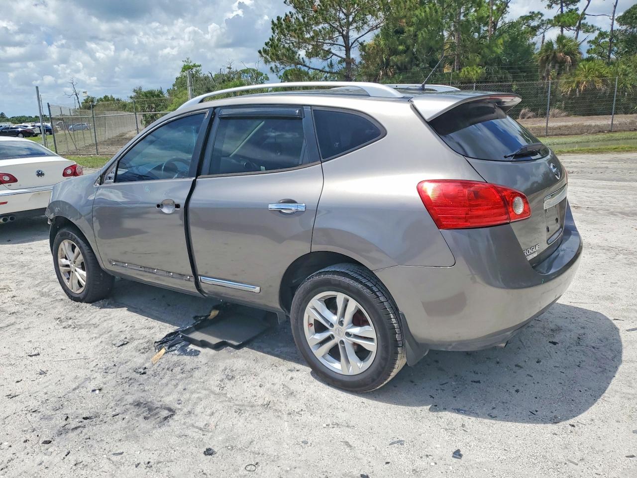2015 Nissan Rogue Select S Gray vin: JN8AS5MT8FW658630