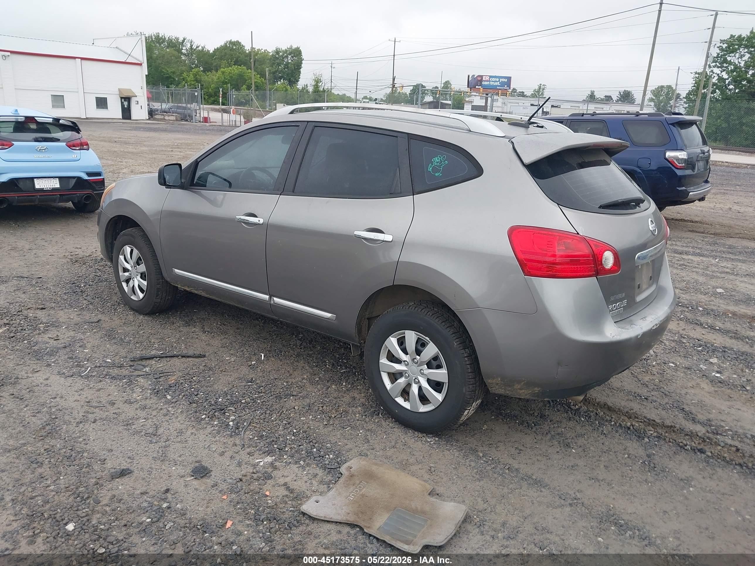 2015 Nissan Rogue Select S Champagne vin: JN8AS5MT8FW663715