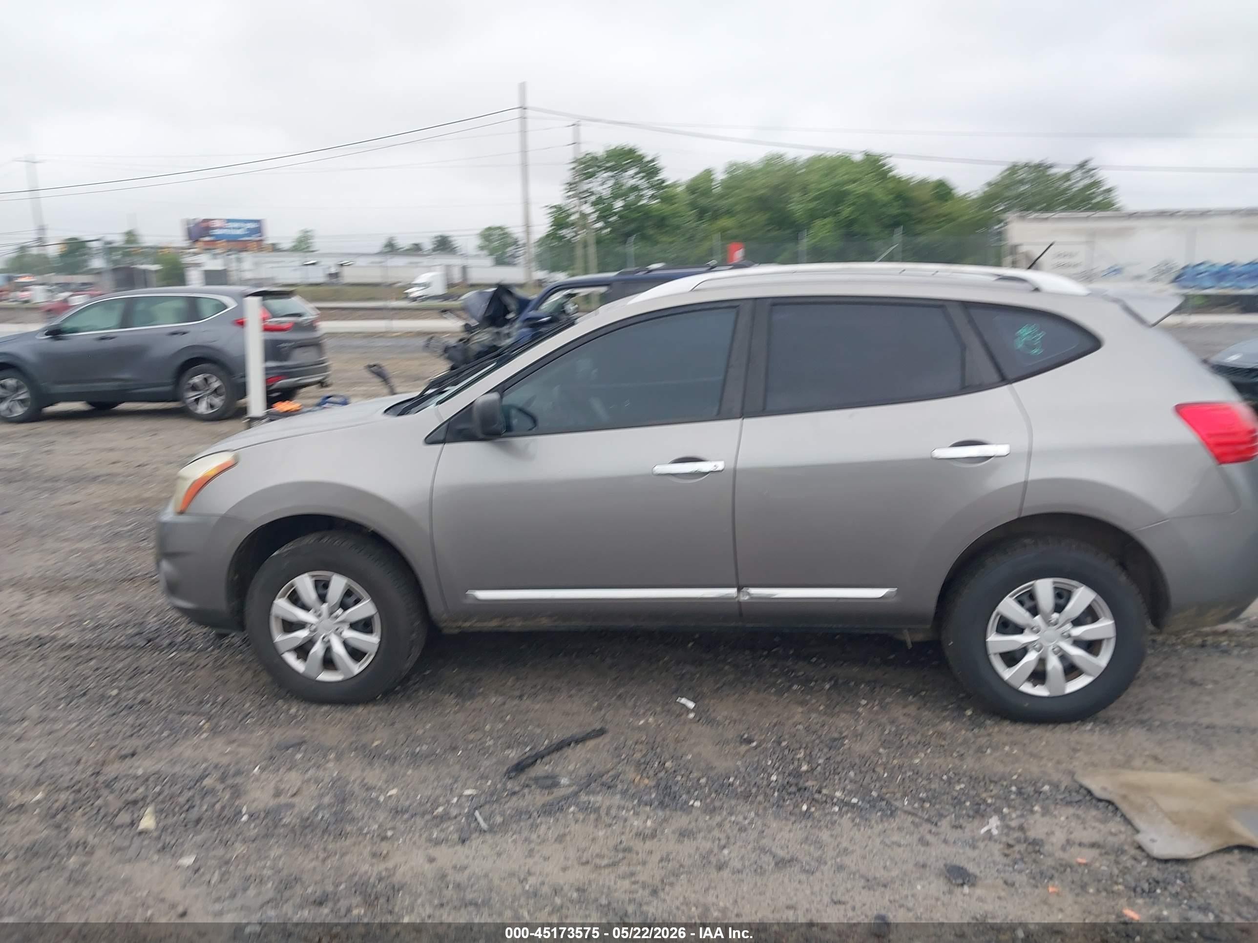 2015 Nissan Rogue Select S Champagne vin: JN8AS5MT8FW663715