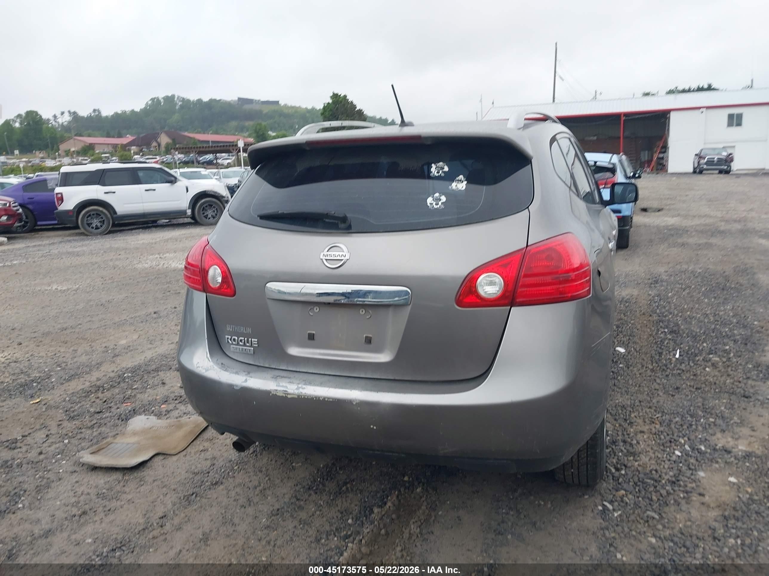 2015 Nissan Rogue Select S Champagne vin: JN8AS5MT8FW663715