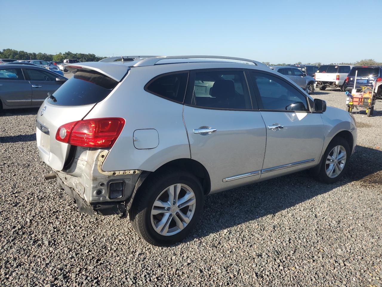 2015 Nissan Rogue Select S Серебряный vin: JN8AS5MT8FW664752