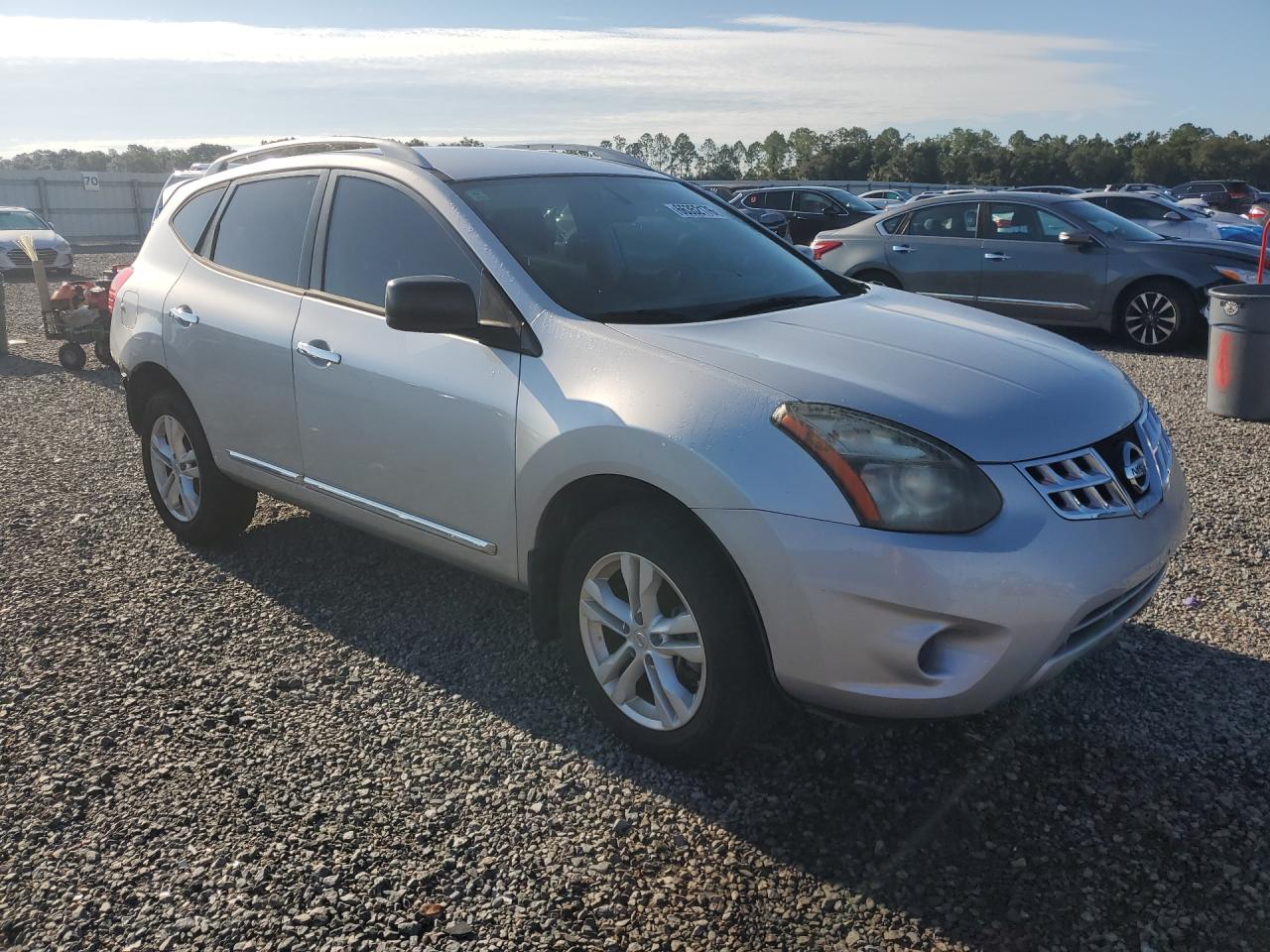 2015 Nissan Rogue Select S Серебряный vin: JN8AS5MT8FW664752