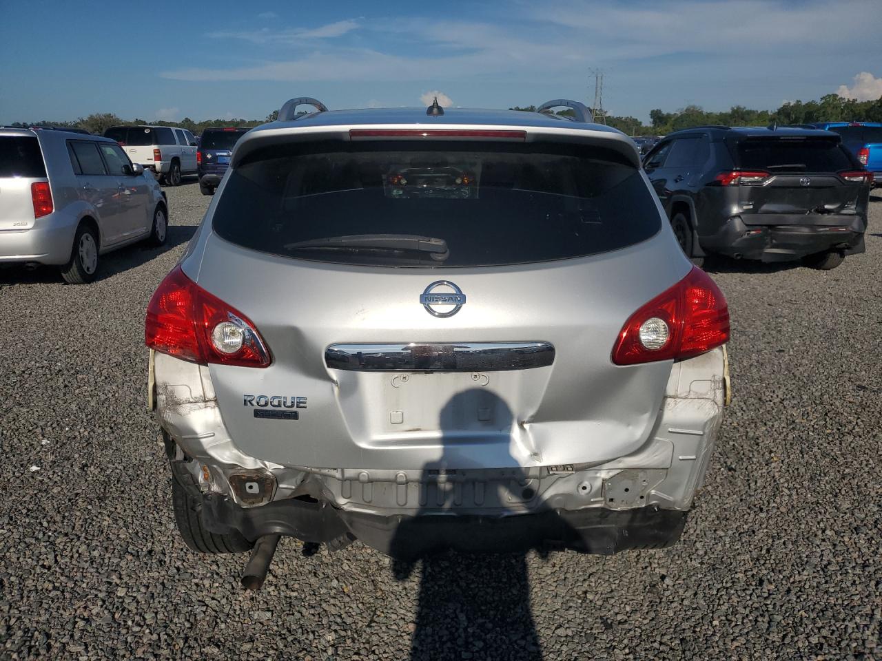 2015 Nissan Rogue Select S Серебряный vin: JN8AS5MT8FW664752