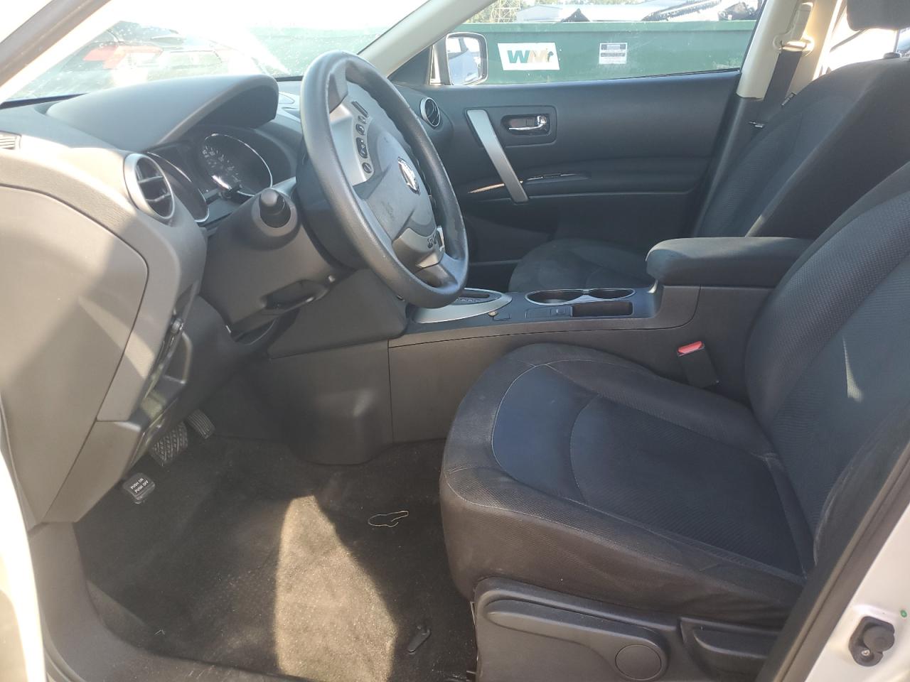 2015 Nissan Rogue Select S Серебряный vin: JN8AS5MT8FW664752