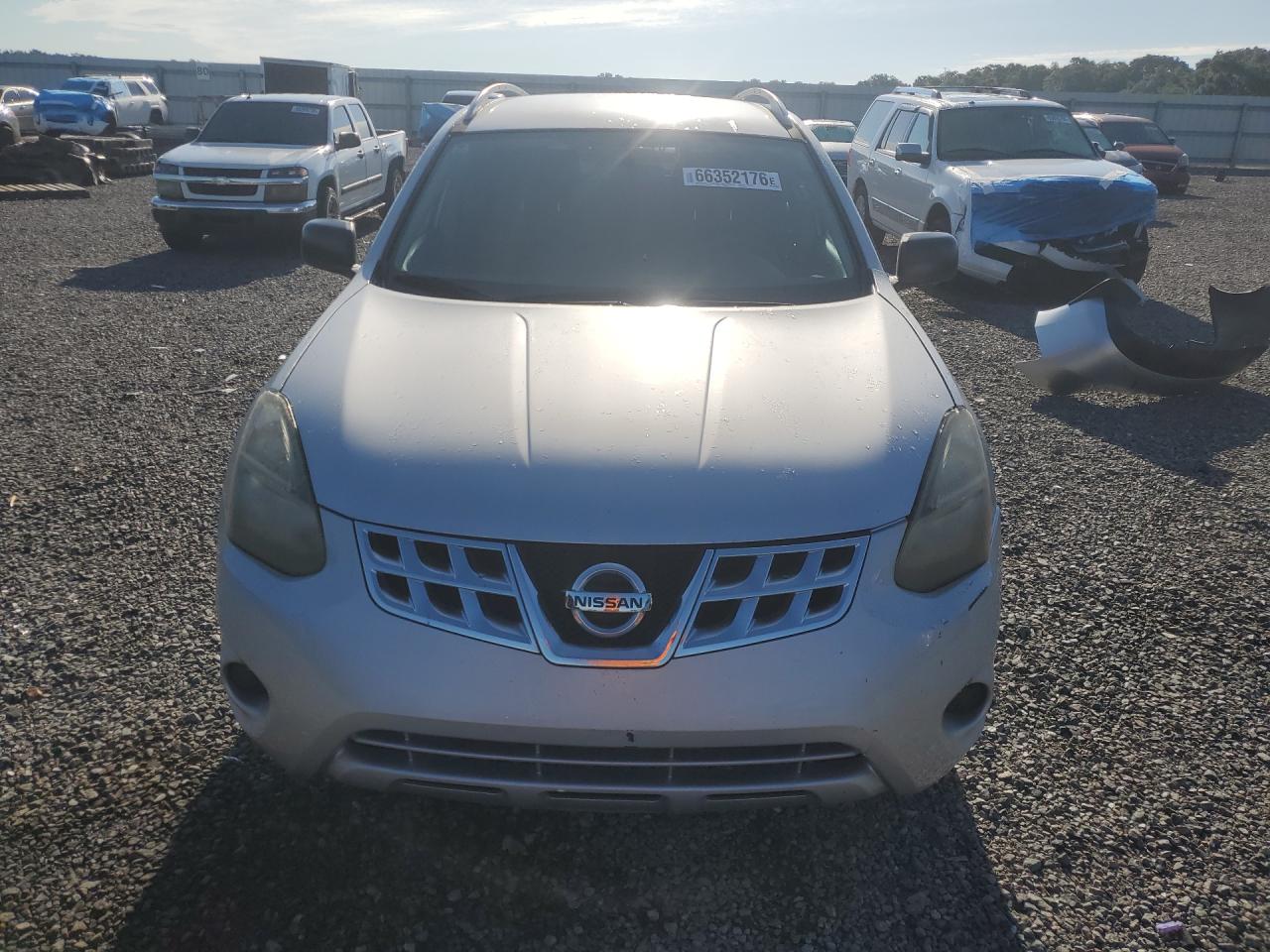 2015 Nissan Rogue Select S Серебряный vin: JN8AS5MT8FW664752