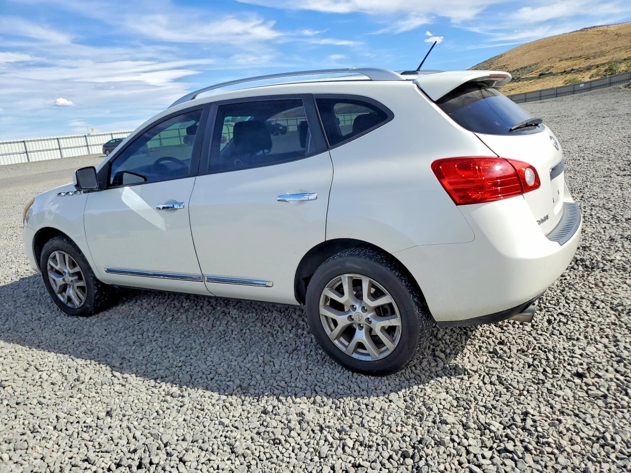 2012 Nissan Rogue S White vin: JN8AS5MT9CW268261