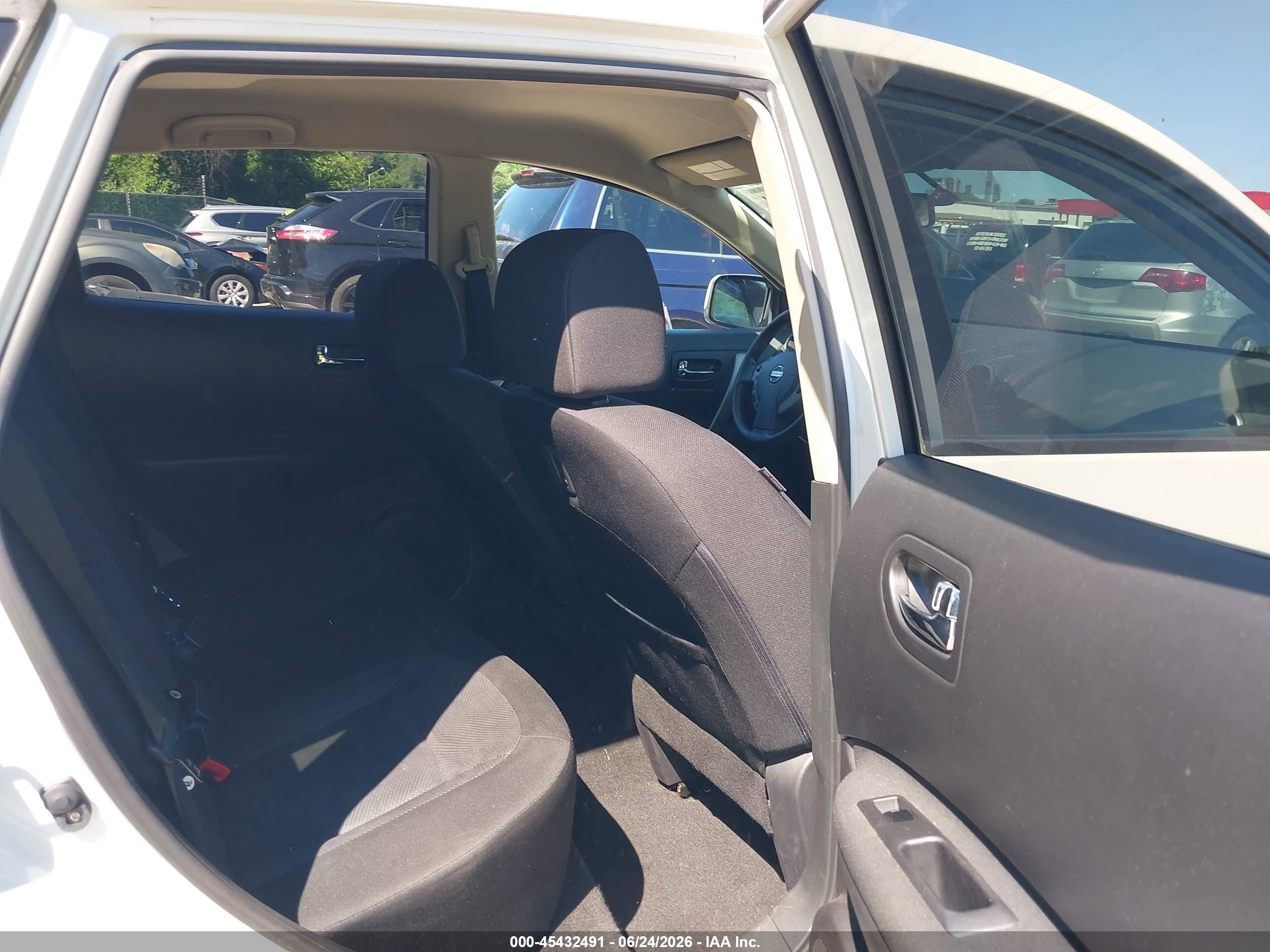2013 Nissan Rogue S White vin: JN8AS5MT9DW033859