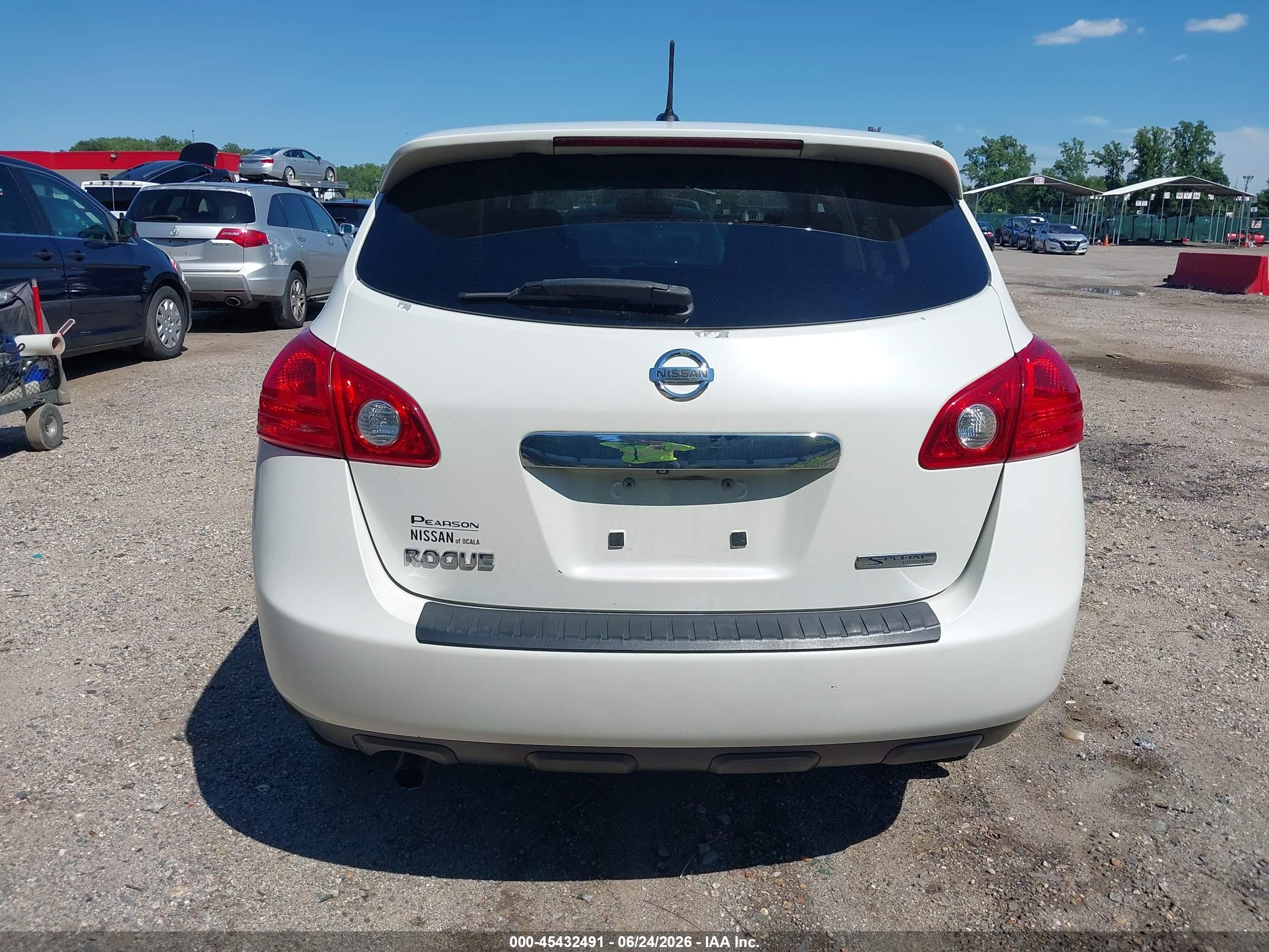 2013 Nissan Rogue S White vin: JN8AS5MT9DW033859