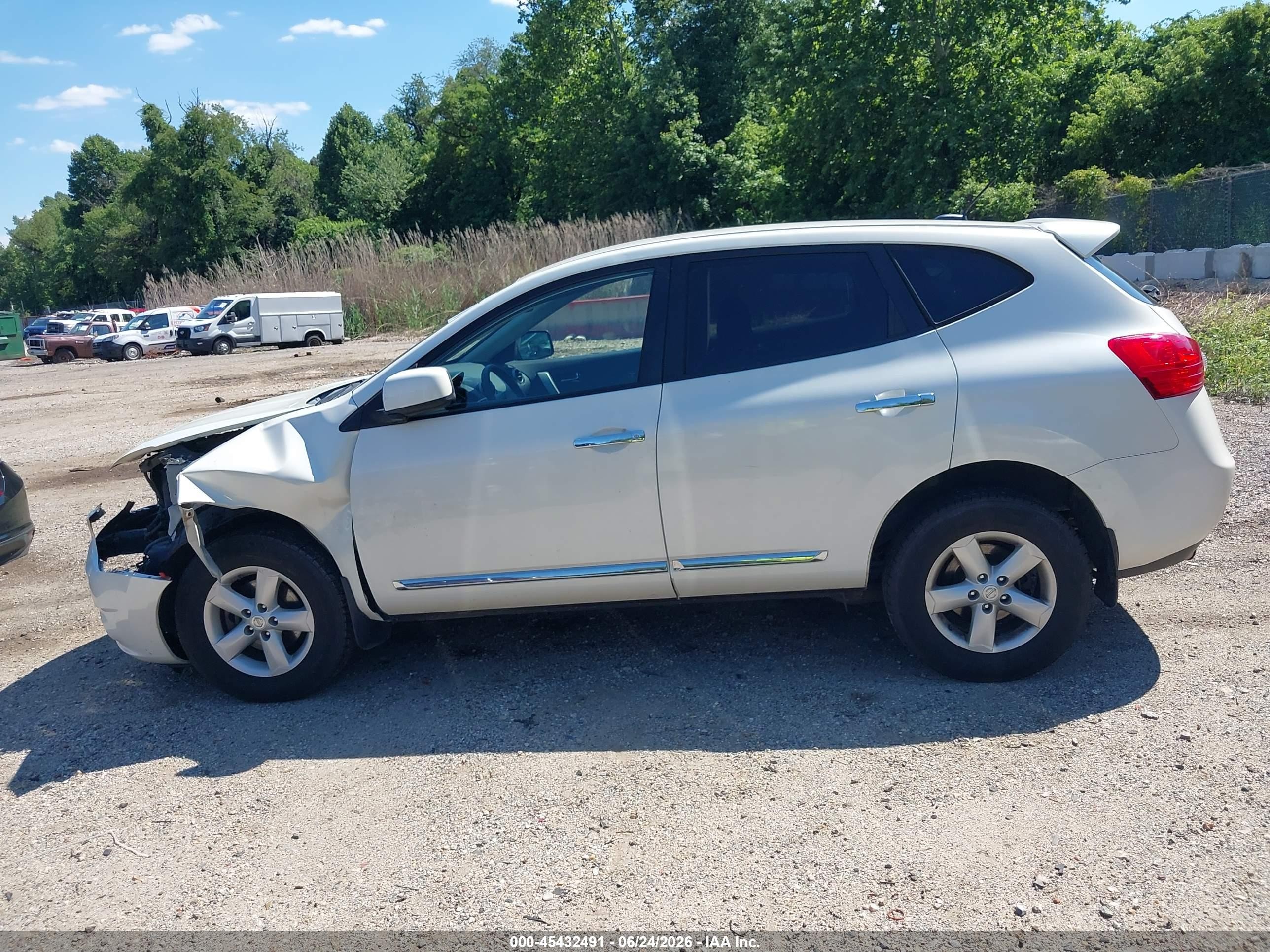 2013 Nissan Rogue S White vin: JN8AS5MT9DW033859