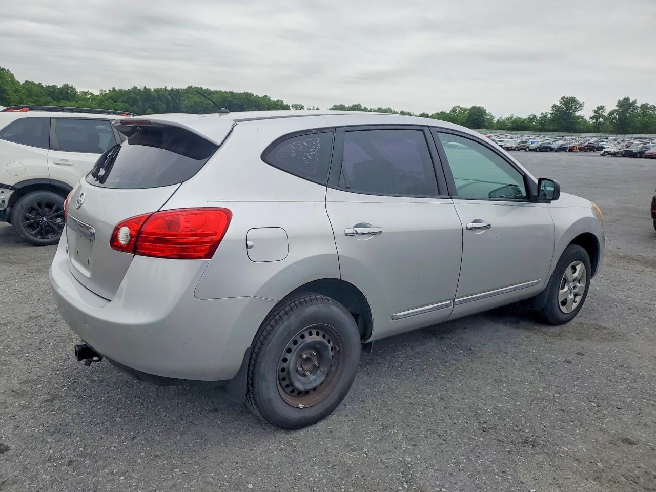 2013 Nissan Rogue S Silver vin: JN8AS5MT9DW509429