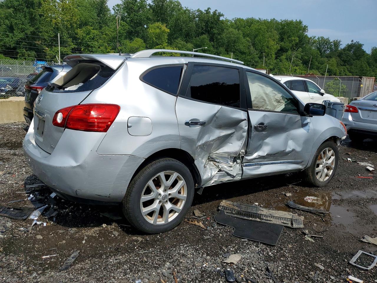 2013 Nissan Rogue S Серебряный vin: JN8AS5MT9DW545301