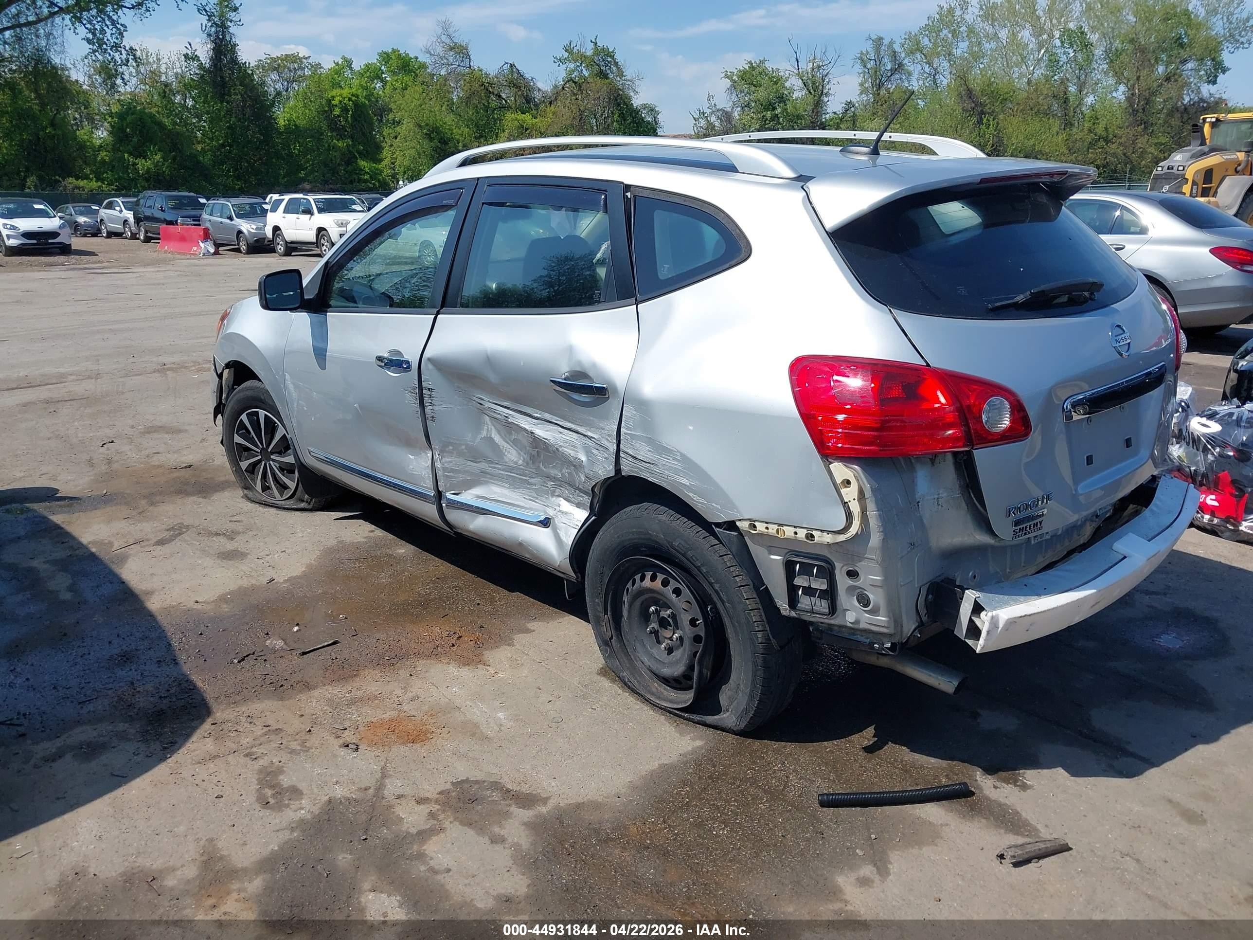 2014 Nissan Rogue Select S Silver vin: JN8AS5MT9EW620029