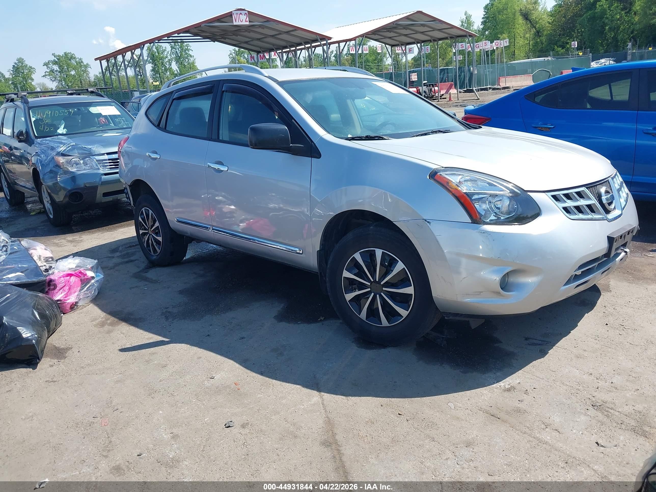 2014 Nissan Rogue Select S Silver vin: JN8AS5MT9EW620029