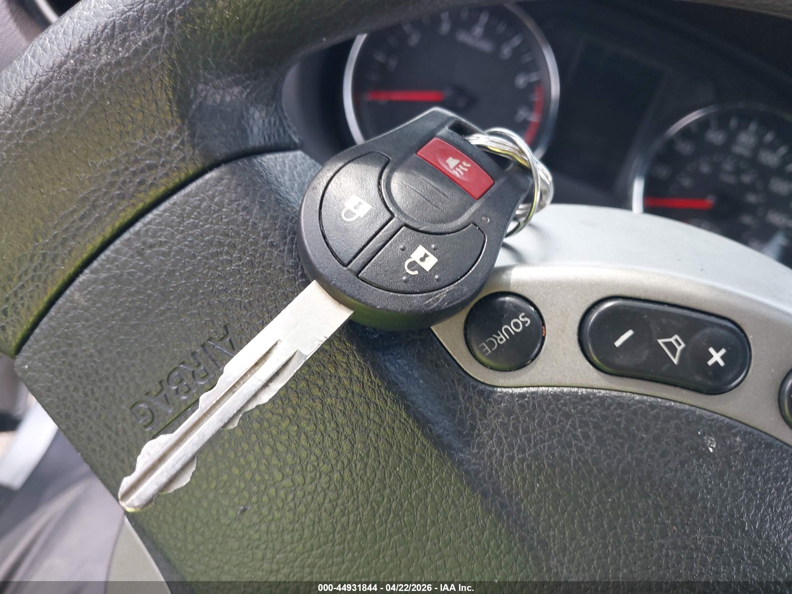 2014 Nissan Rogue Select S Silver vin: JN8AS5MT9EW620029