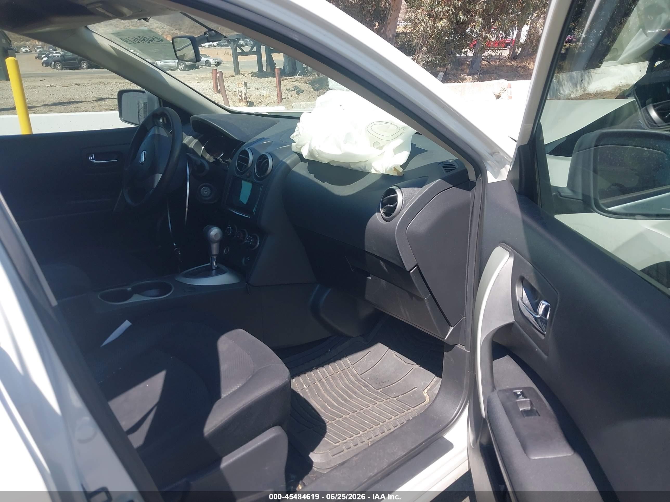 2015 Nissan Rogue Select S White vin: JN8AS5MT9FW666848