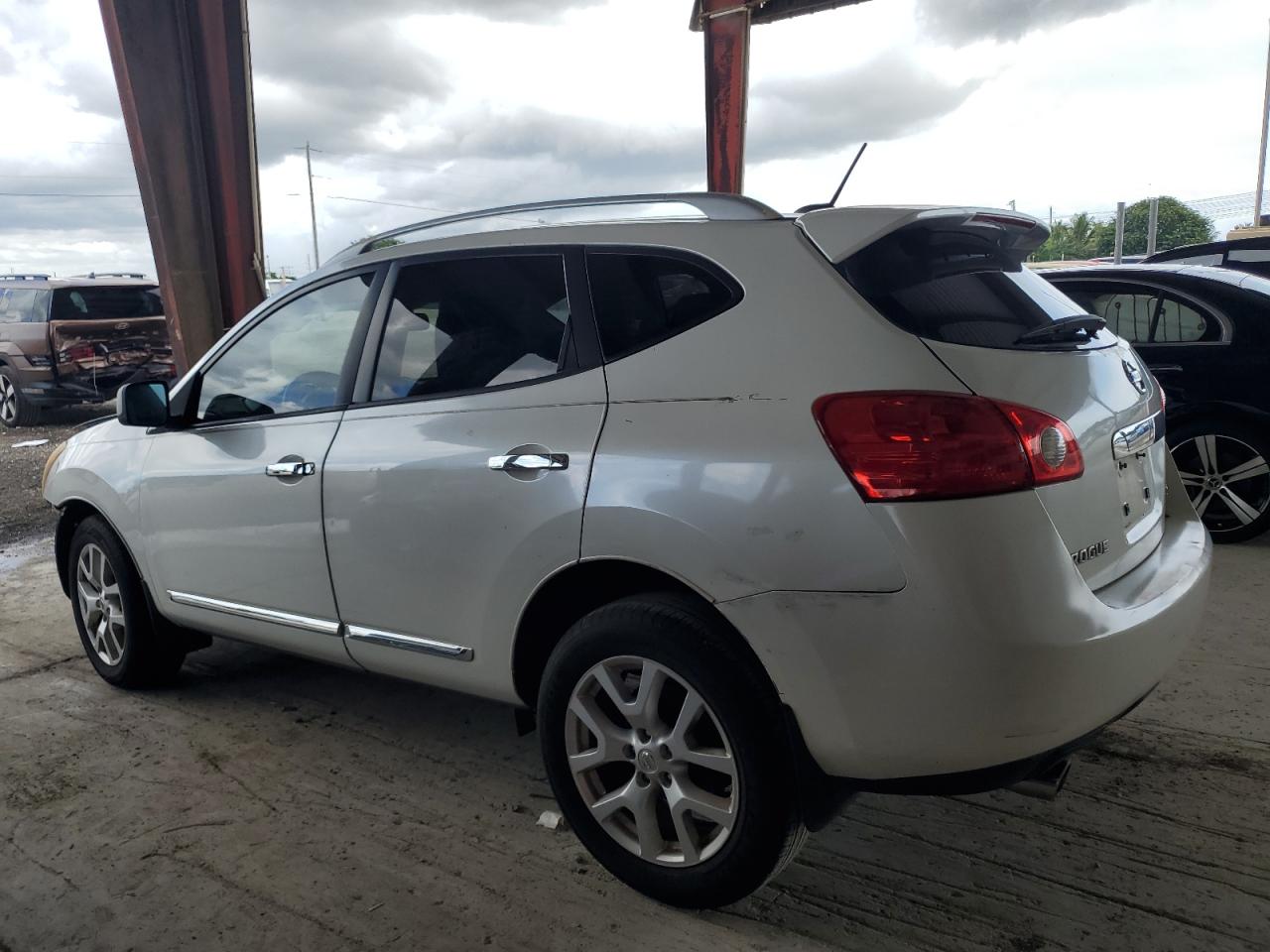 2011 Nissan Rogue S White vin: JN8AS5MTXBW162612