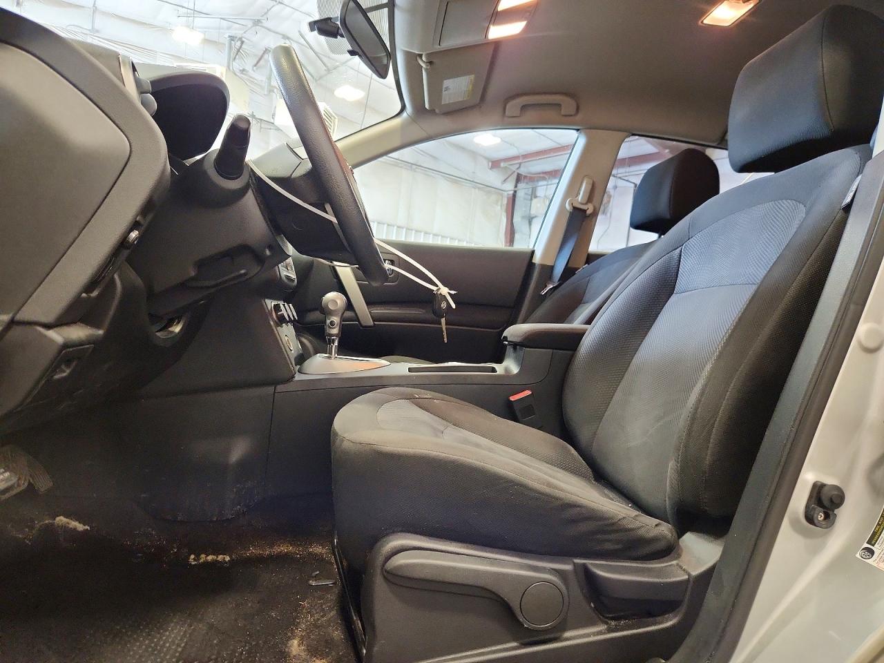2011 Nissan Rogue S Silver vin: JN8AS5MTXBW182844