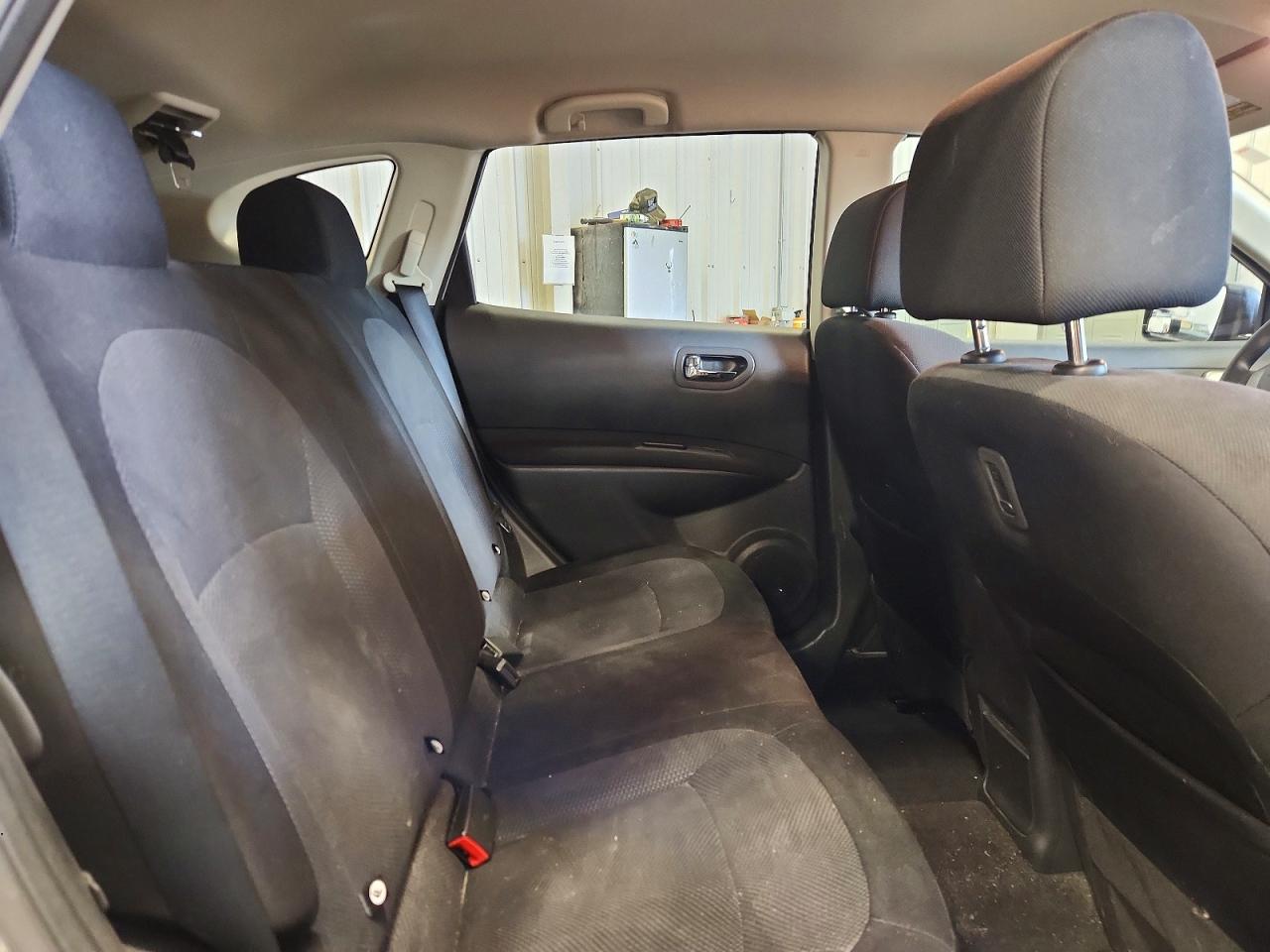 2011 Nissan Rogue S Silver vin: JN8AS5MTXBW182844