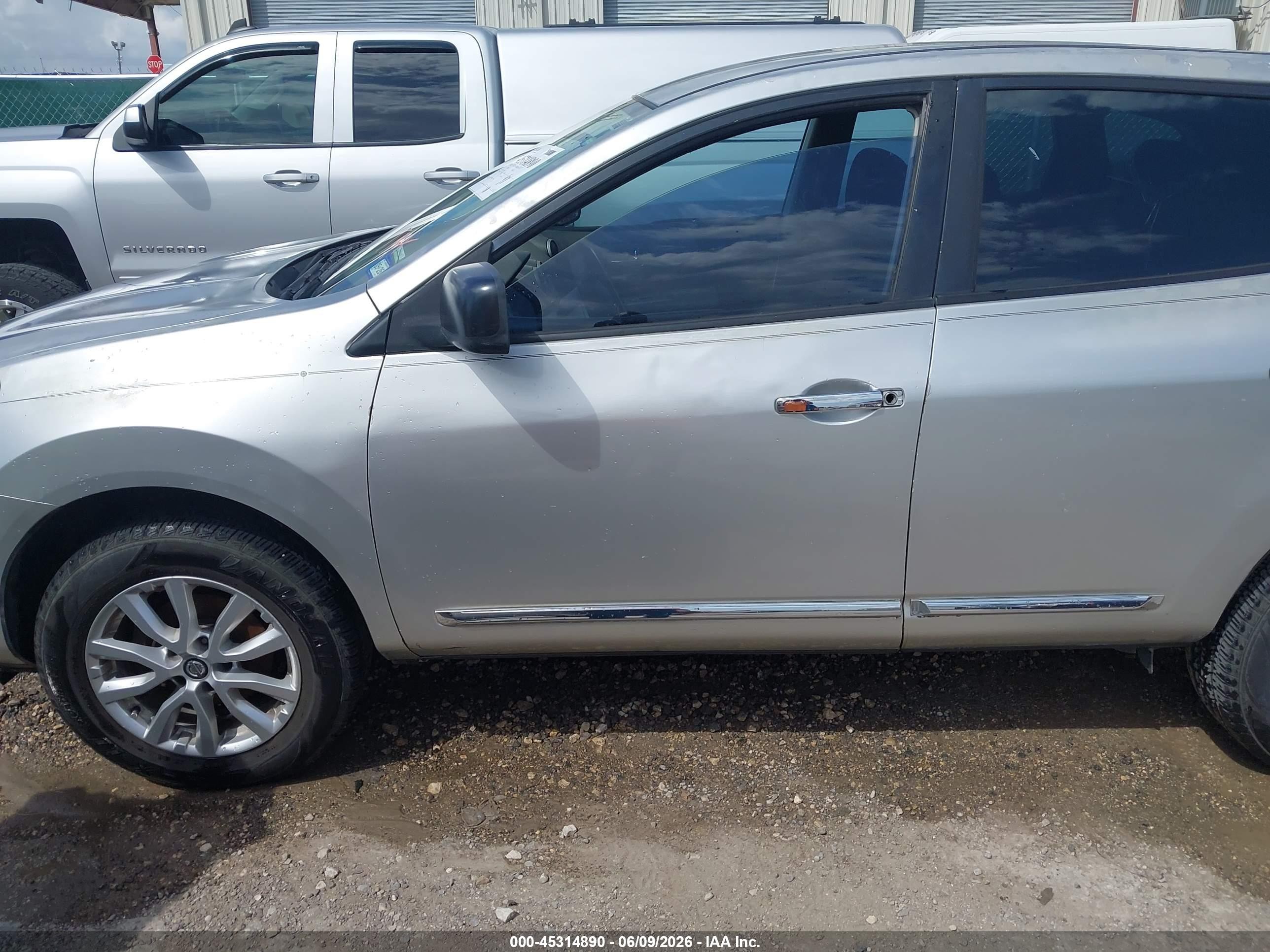 2011 Nissan Rogue S Silver vin: JN8AS5MTXBW575047
