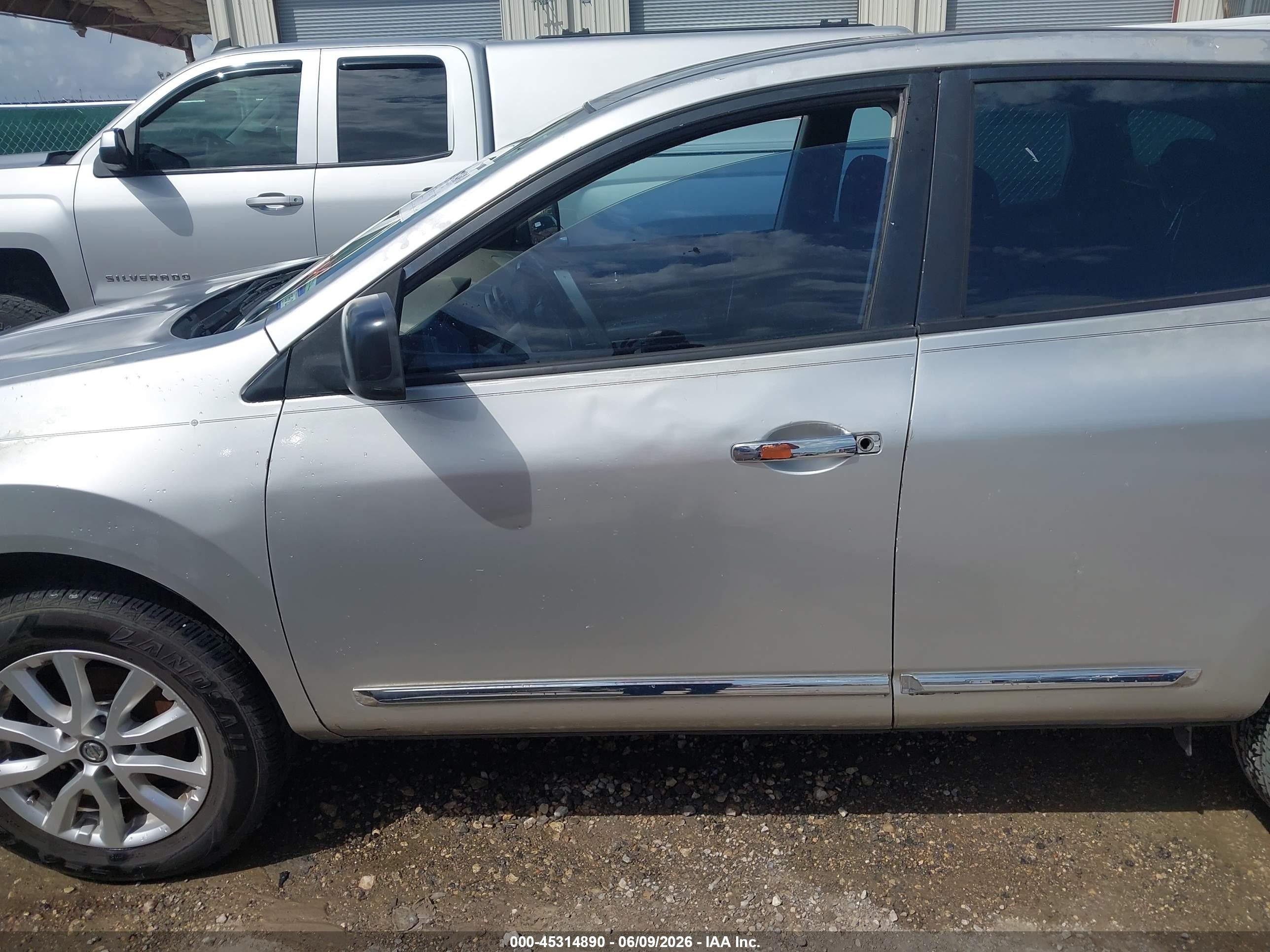 2011 Nissan Rogue S Silver vin: JN8AS5MTXBW575047