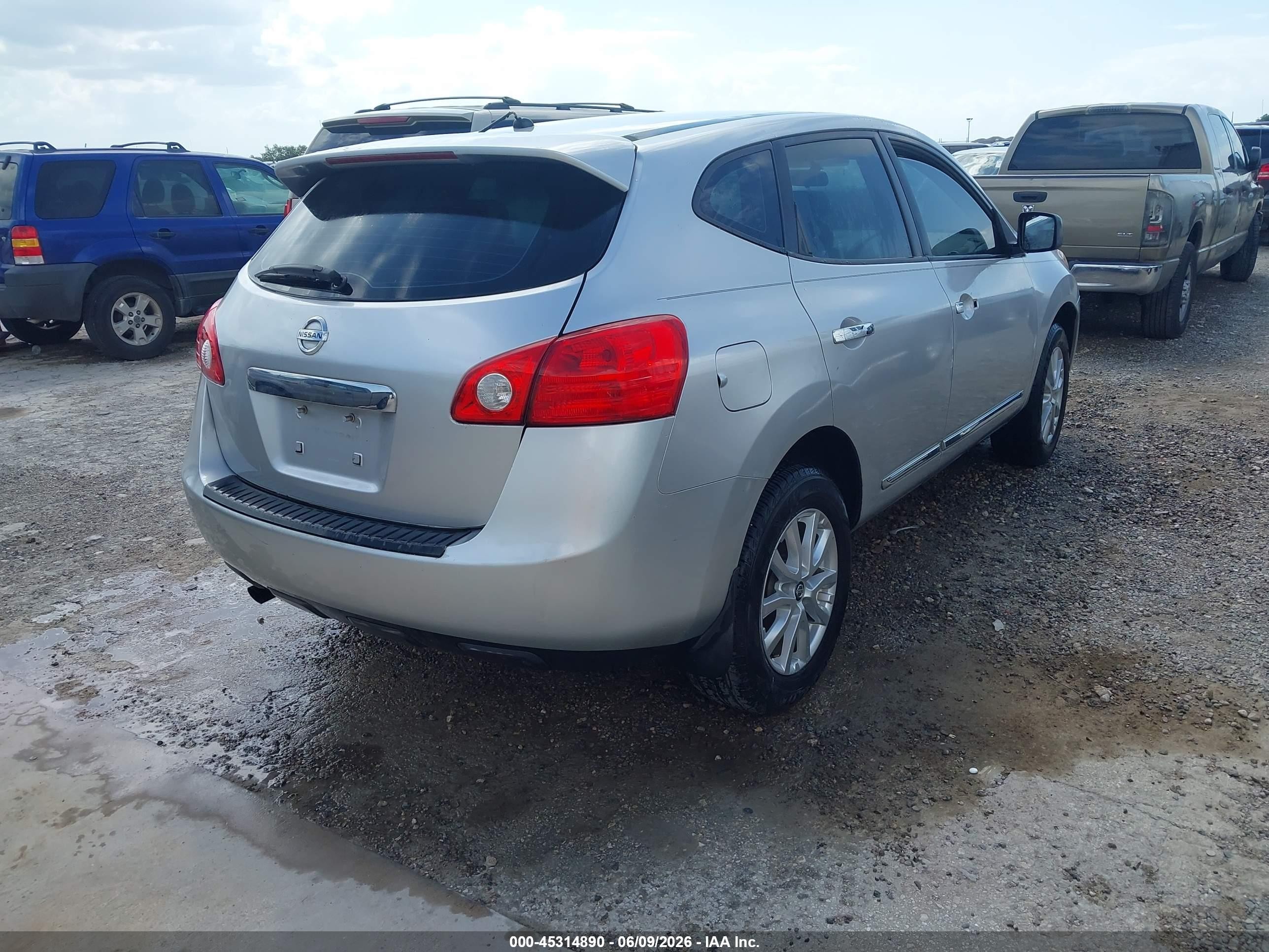 2011 Nissan Rogue S Silver vin: JN8AS5MTXBW575047
