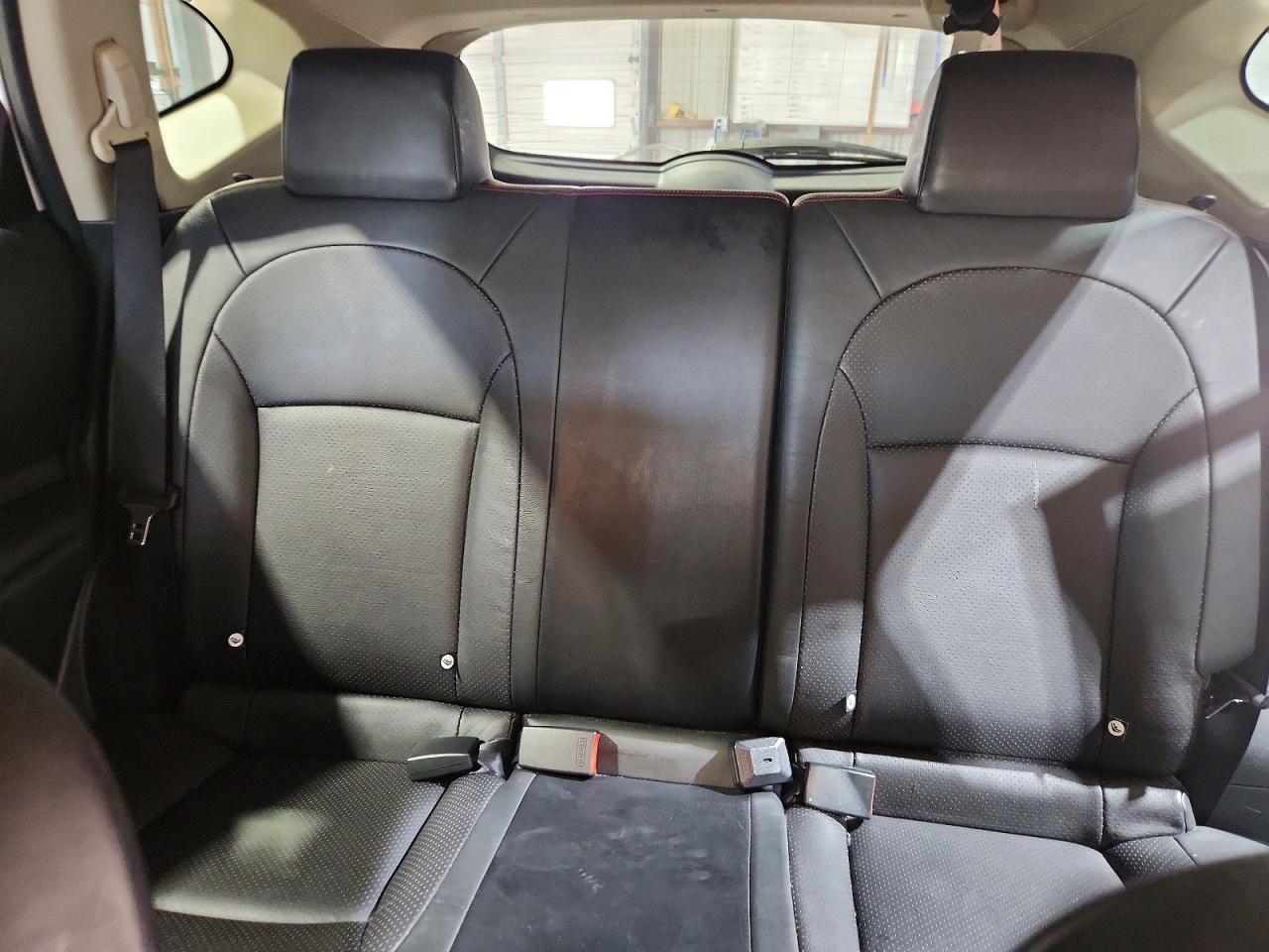 2012 Nissan Rogue S White vin: JN8AS5MTXCW252330