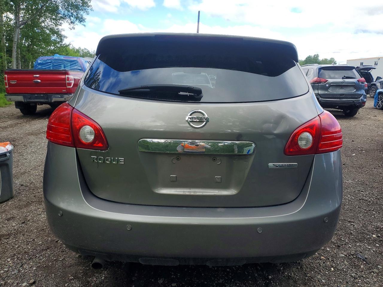 2013 Nissan Rouge Silver vin: JN8AS5MTXDW007982