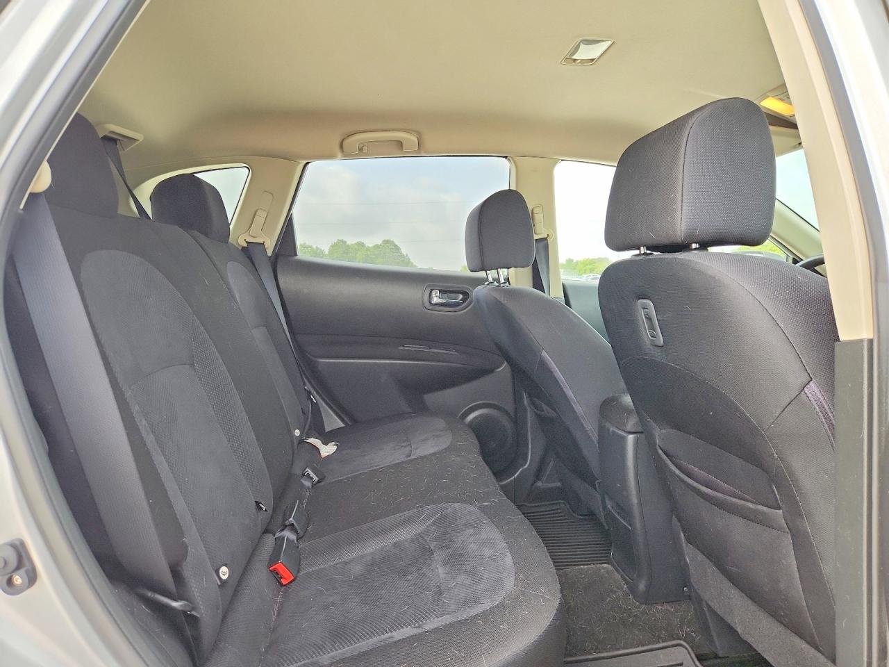 2013 Nissan Rogue S Silver vin: JN8AS5MTXDW038973