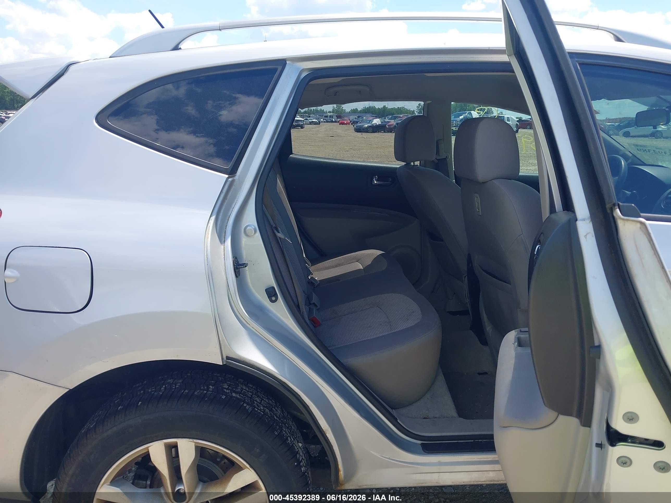 2013 Nissan Rogue Sv Silver vin: JN8AS5MTXDW520505
