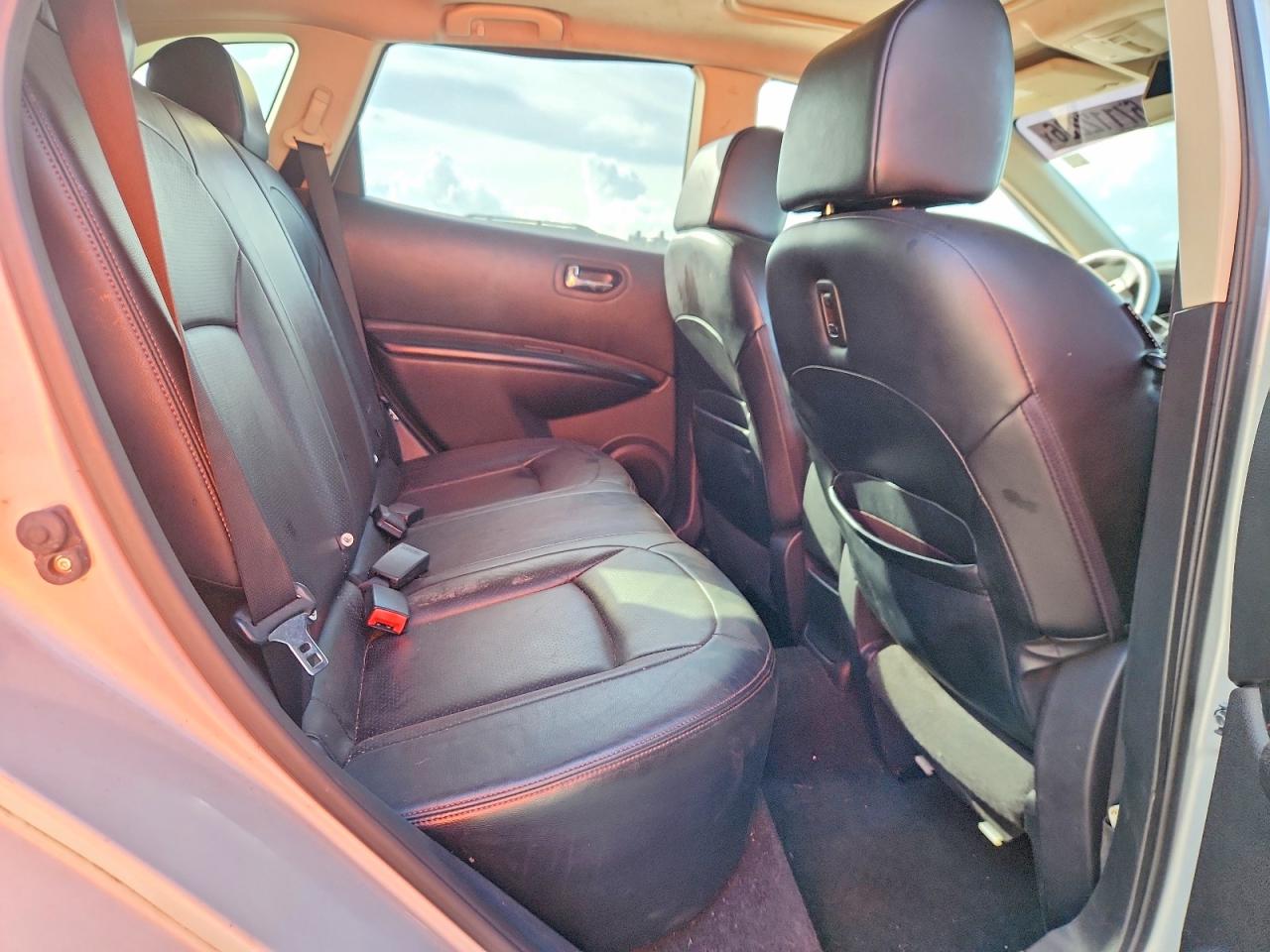 2013 Nissan Rogue S Silver vin: JN8AS5MTXDW532007