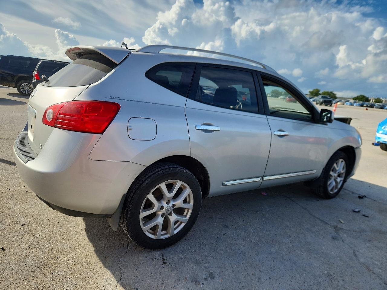 2013 Nissan Rogue S Silver vin: JN8AS5MTXDW532007