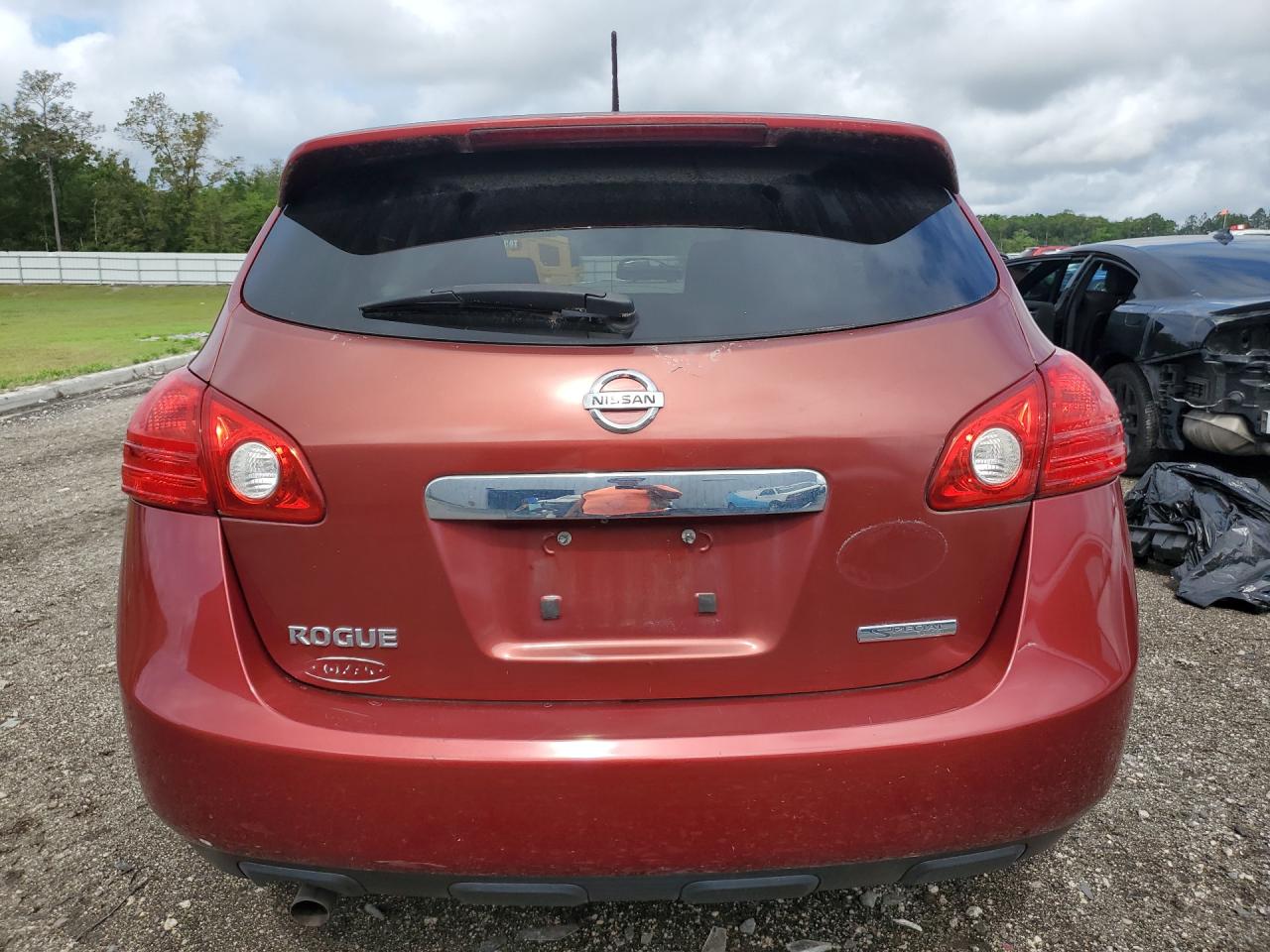 2013 Nissan Rogue S Burgundy vin: JN8AS5MTXDW543637 Damage: Lift Gate, Peeling, > 12 Inches