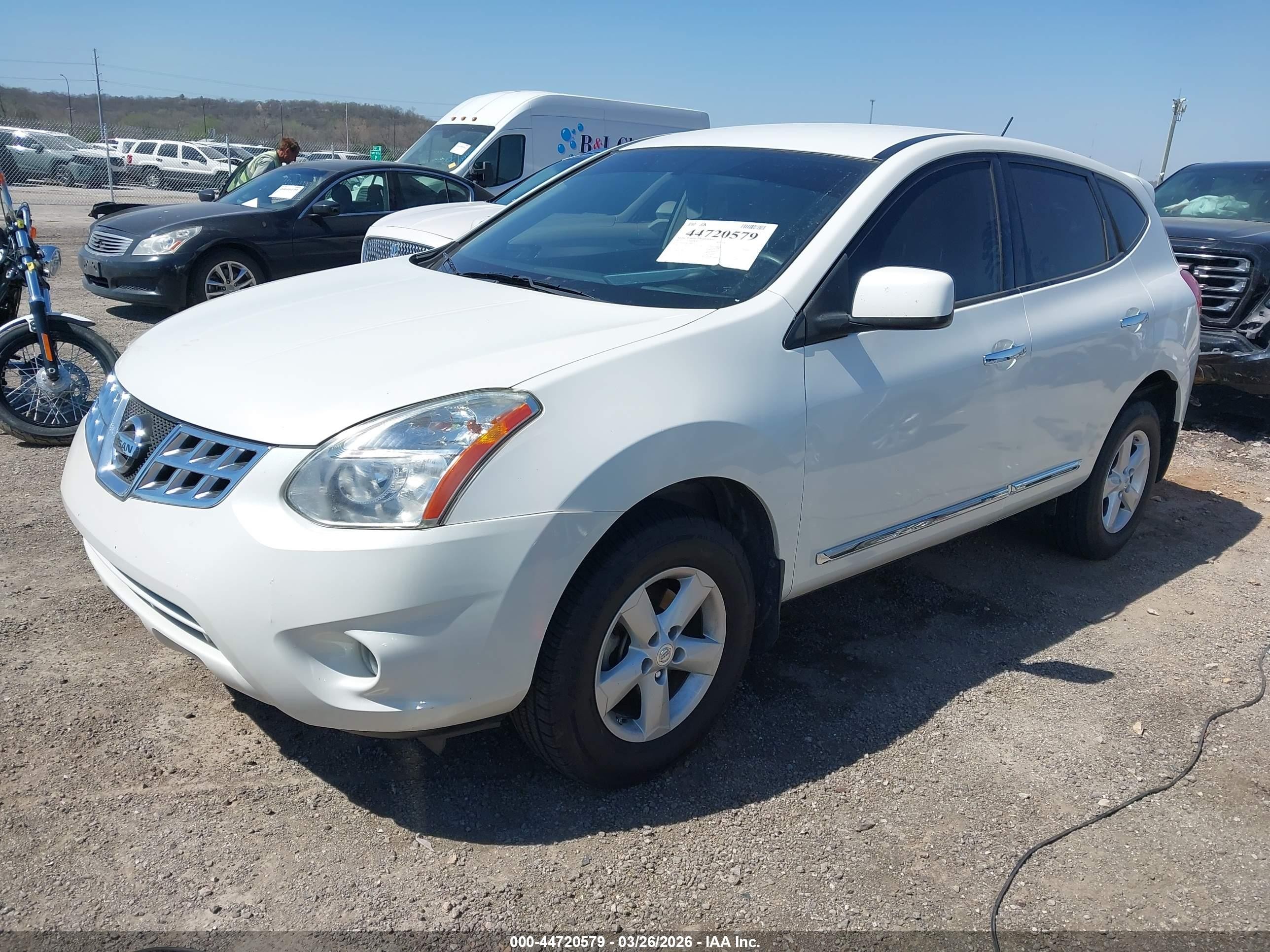 2013 Nissan Rogue S White vin: JN8AS5MTXDW551737