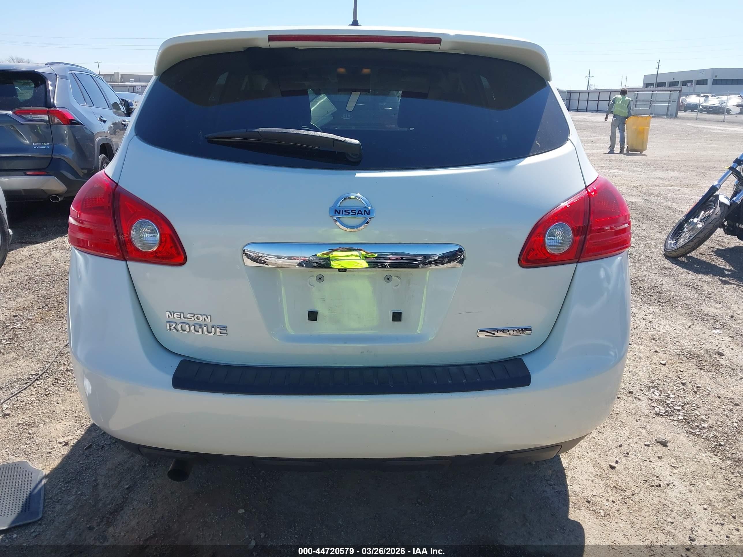 2013 Nissan Rogue S White vin: JN8AS5MTXDW551737