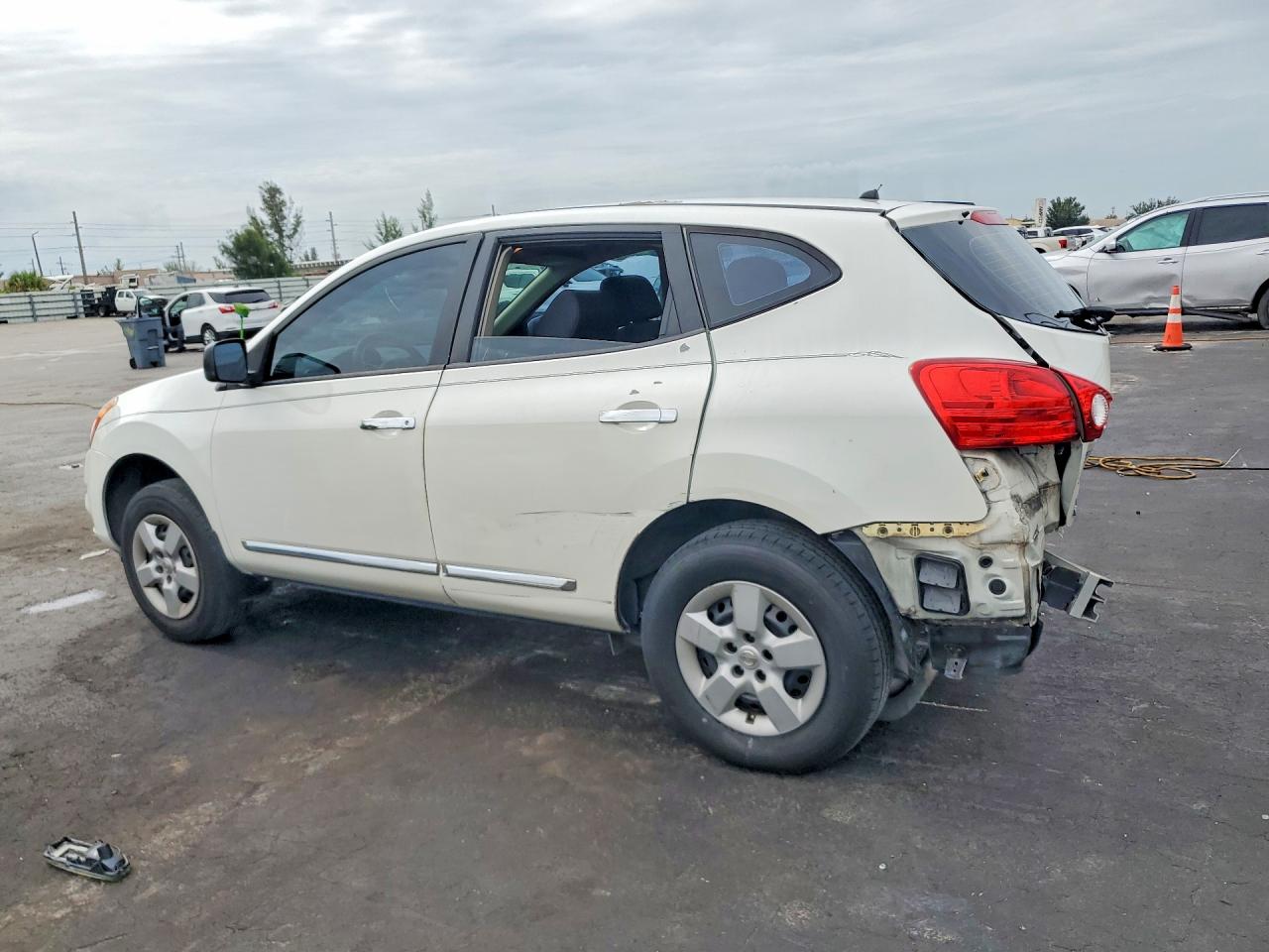 2014 Nissan Rogue Select S White vin: JN8AS5MTXEW617110