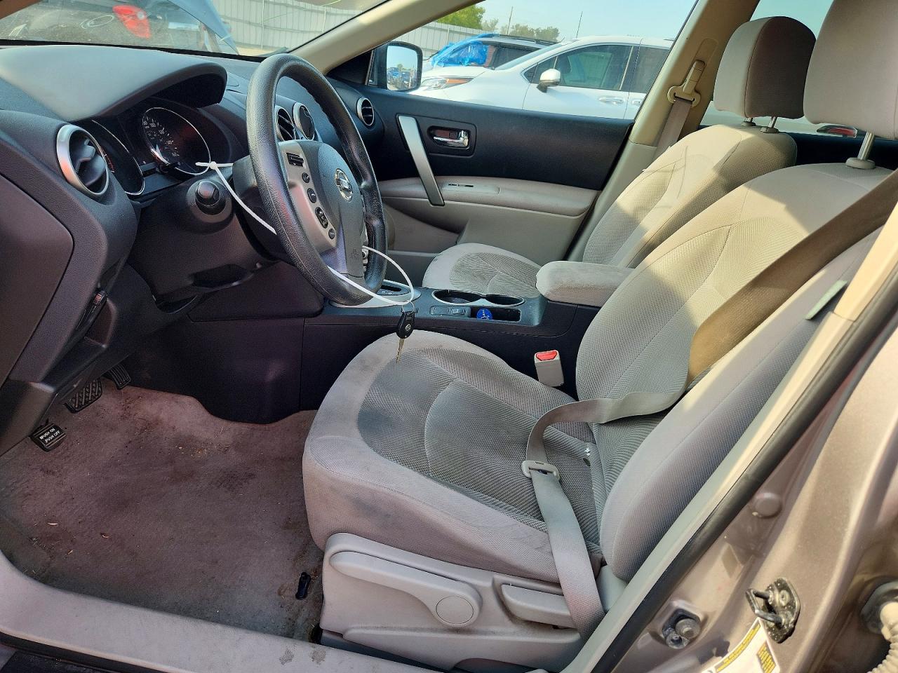 2015 Nissan Rogue Select S Tan vin: JN8AS5MTXFW650464