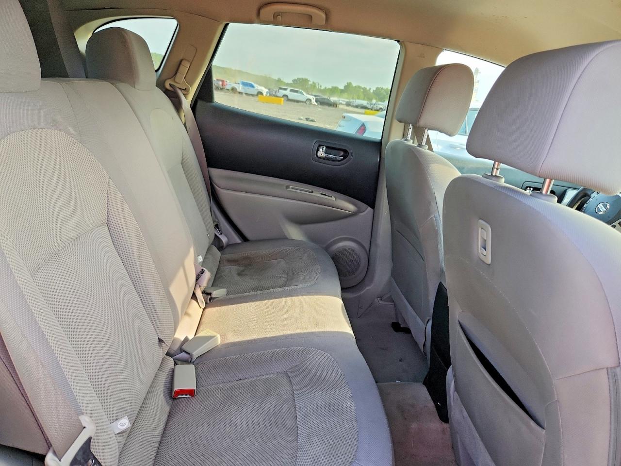 2015 Nissan Rogue Select S Tan vin: JN8AS5MTXFW650464