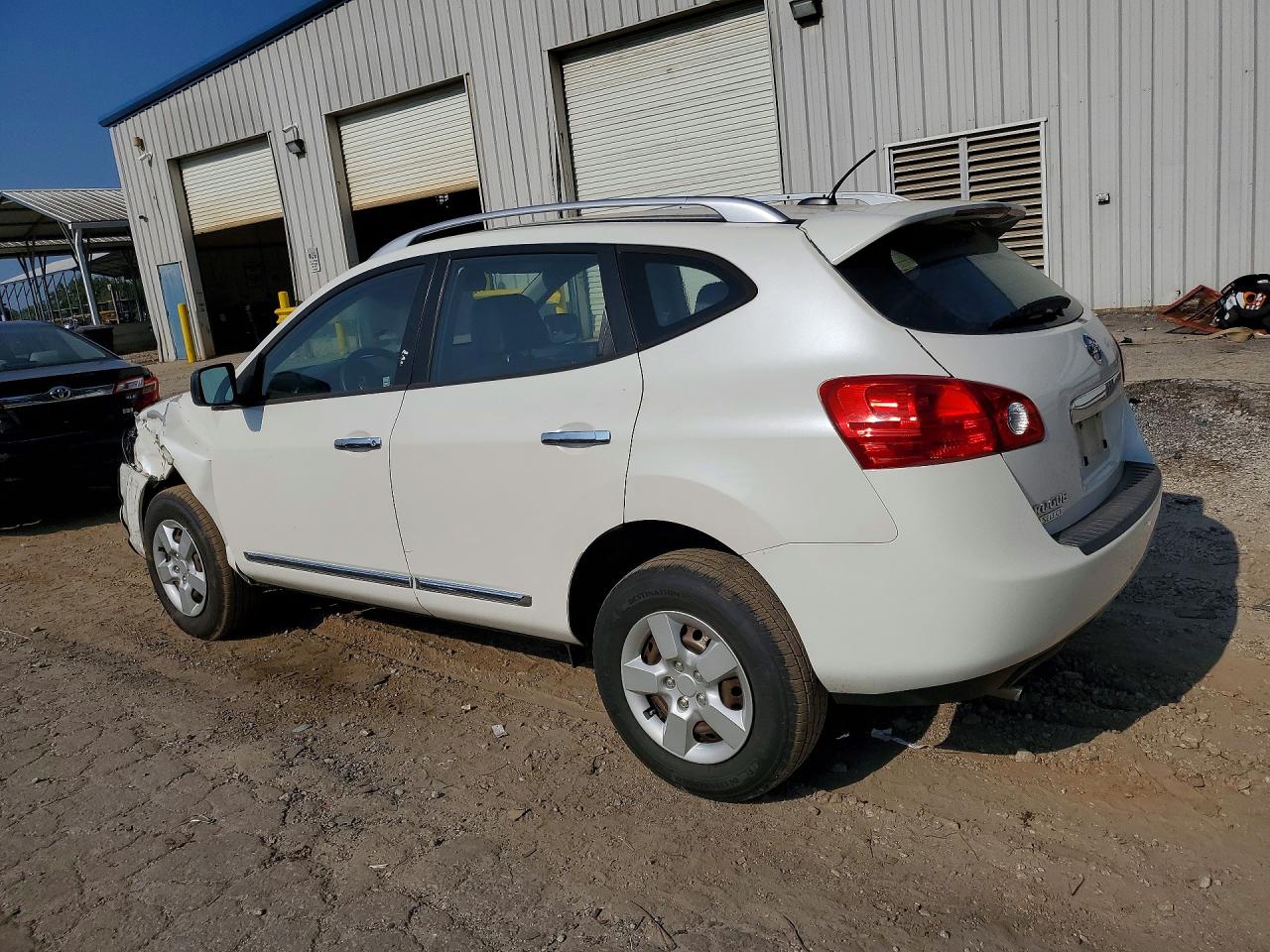 2015 Nissan Rogue Select S White vin: JN8AS5MTXFW663571