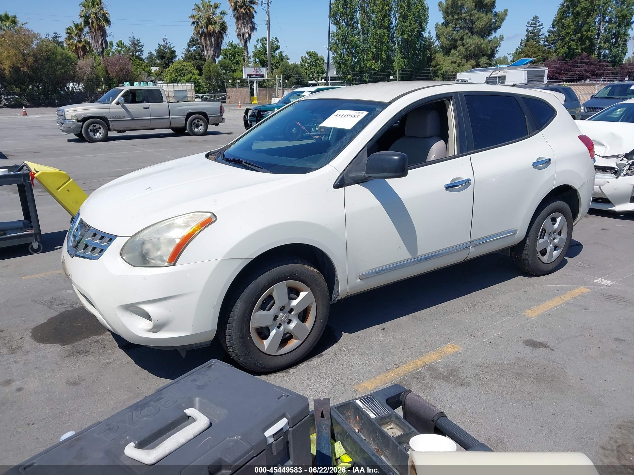 2011 Nissan Rogue S White vin: JN8AS5MV0BW253180