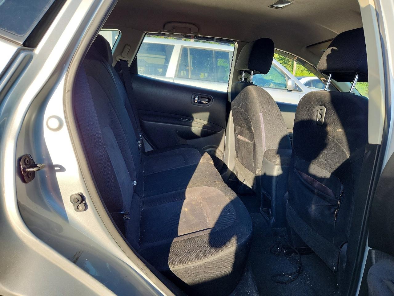 2011 Nissan Rogue S Серебряный vin: JN8AS5MV0BW261456