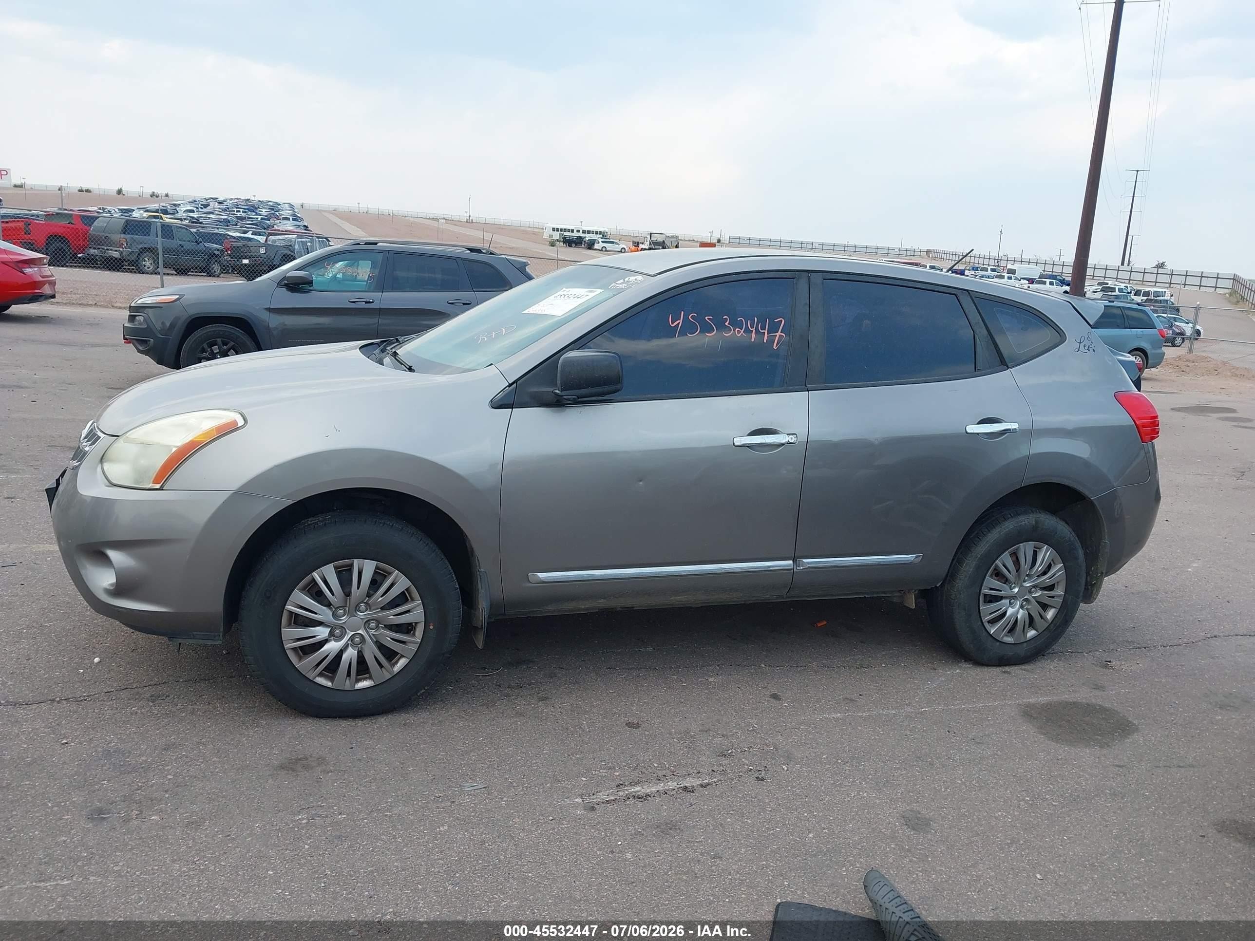 2011 Nissan Rogue S Silver vin: JN8AS5MV0BW265006