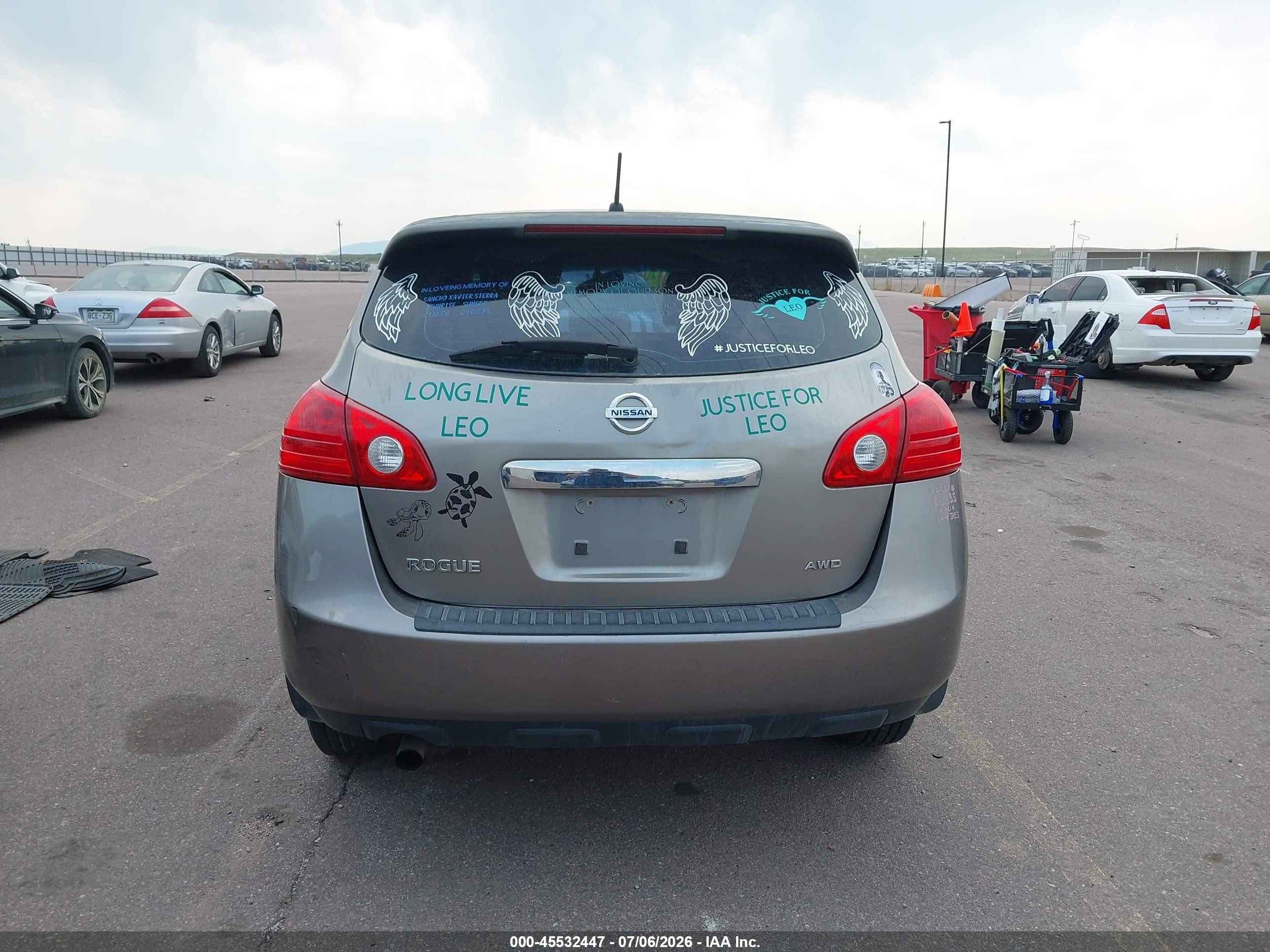 2011 Nissan Rogue S Silver vin: JN8AS5MV0BW265006